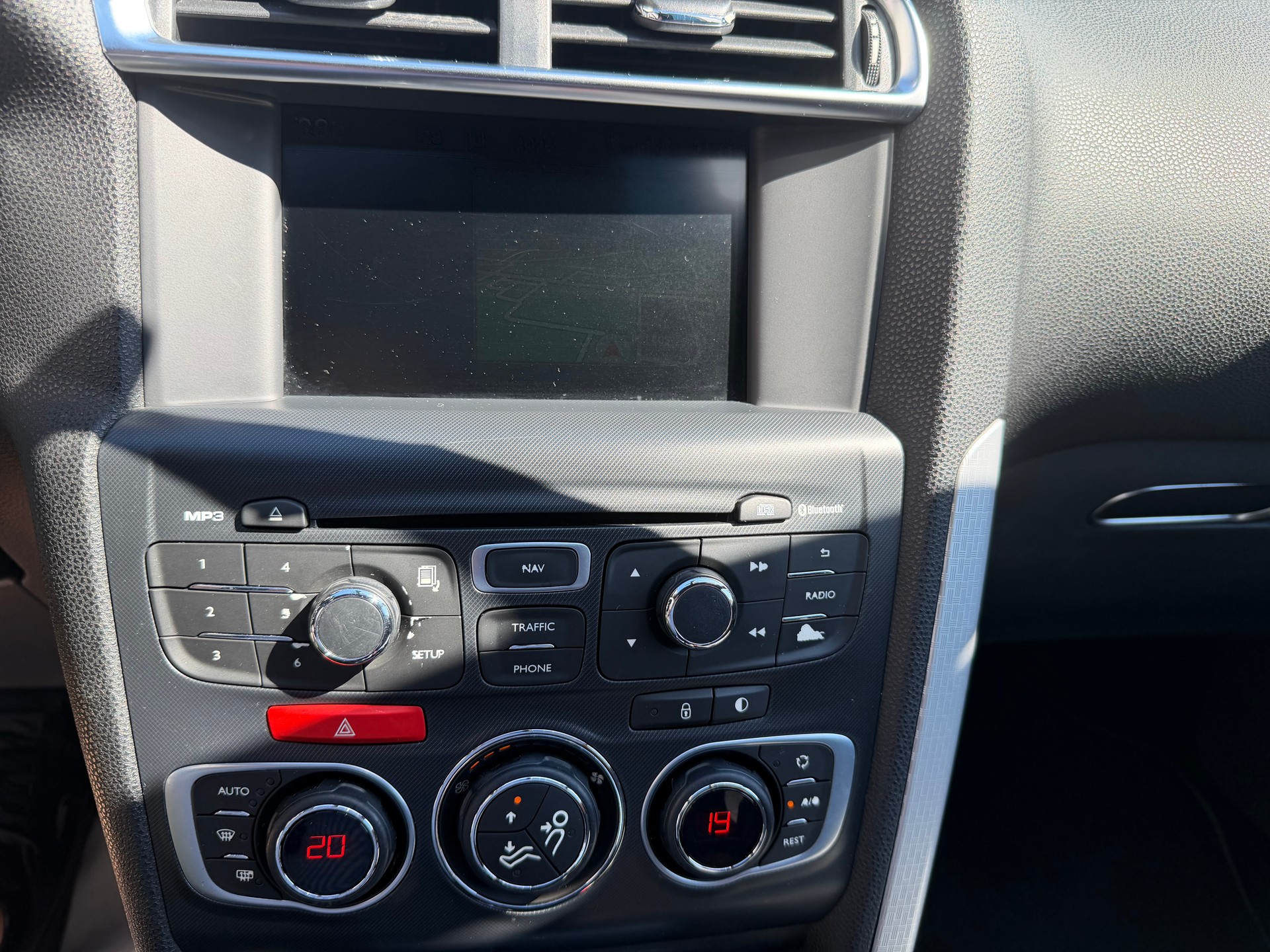 DS AUTOMOBILES DS4 1.6 THP SO Chic Automatic-image-23