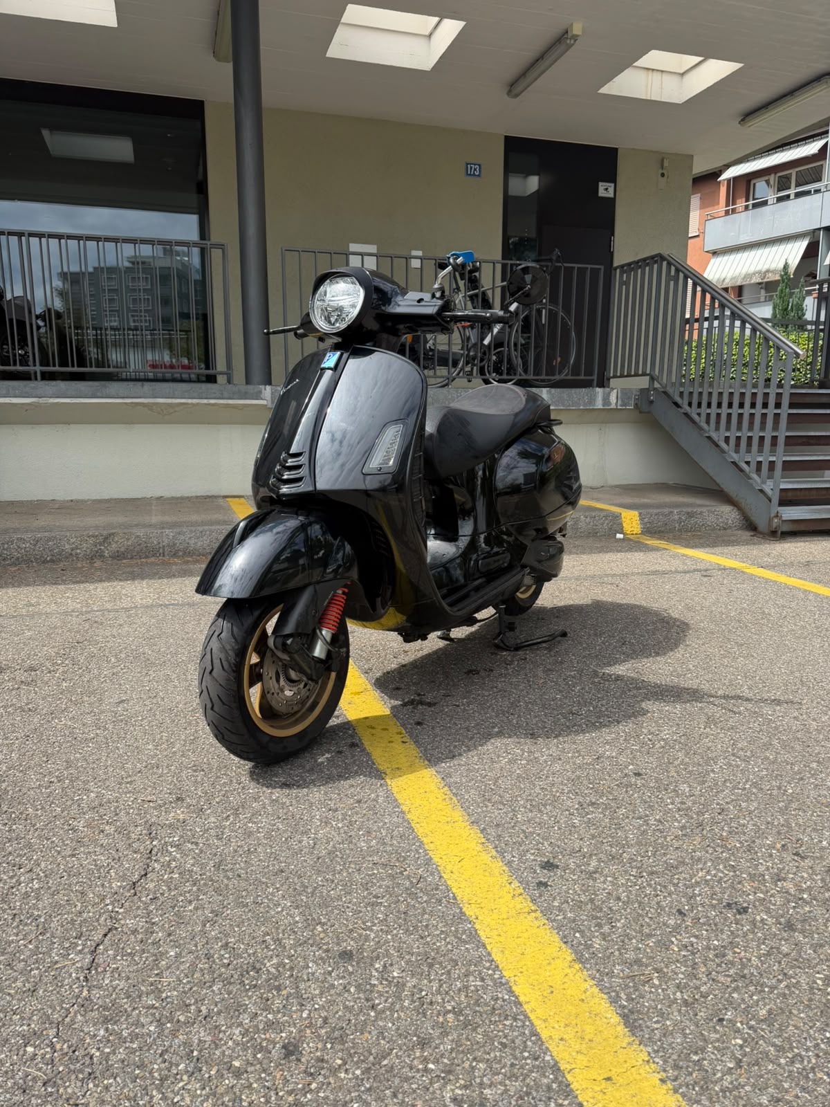 PIAGGIO Vespa GTS 300 HPE ABS/ASR-image-1