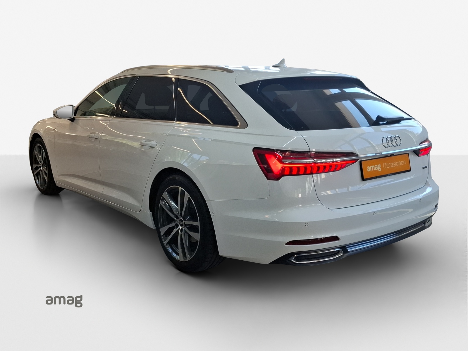 AUDI A6 Avant 40 TDI Sport Attraction quattro S-tronic-image-2