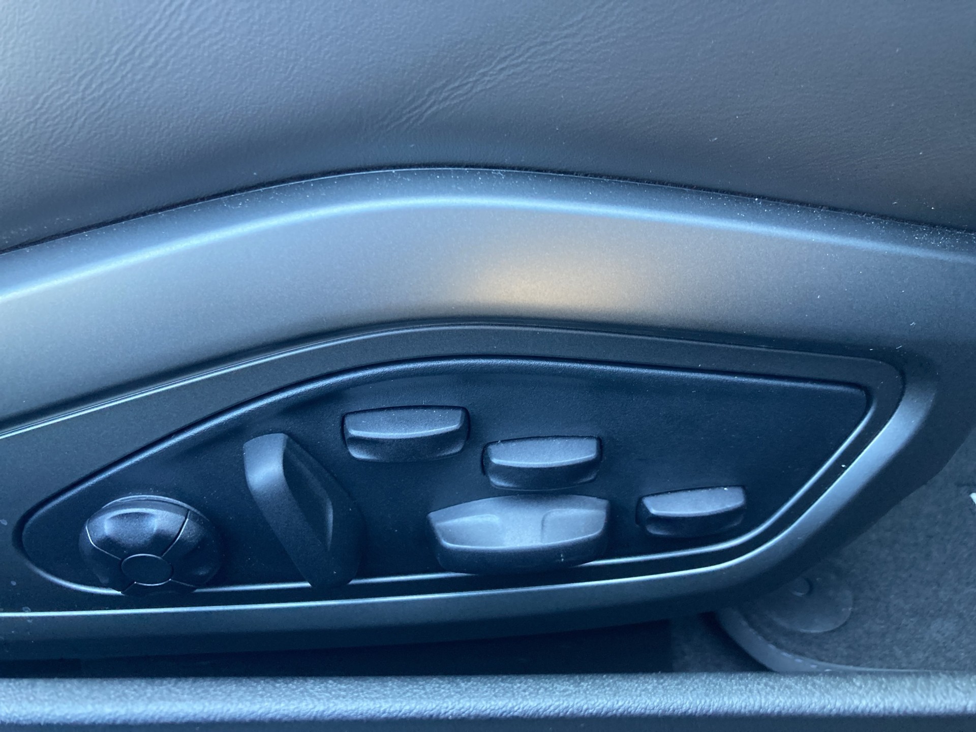 PORSCHE 911 Carrera S Cabriolet-image-17