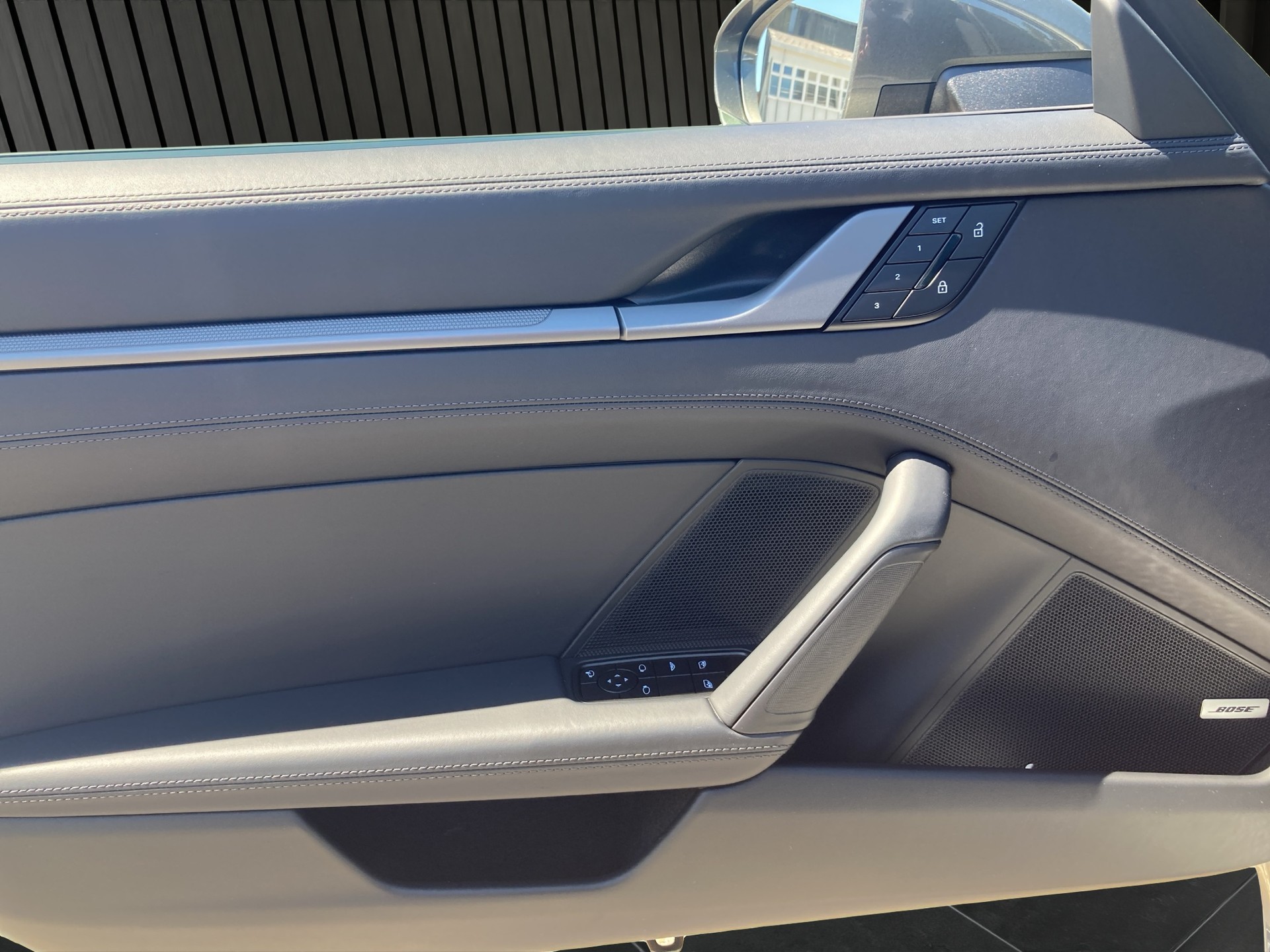 PORSCHE 911 Carrera S Cabriolet-image-10
