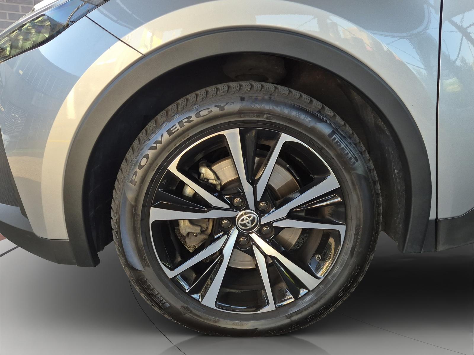 TOYOTA C-HR 2.0 PHEV Swiss Edition inkl. Winterräder + Gratisservice 4 Jahre / 60000 Km ab 1. IV-image-5