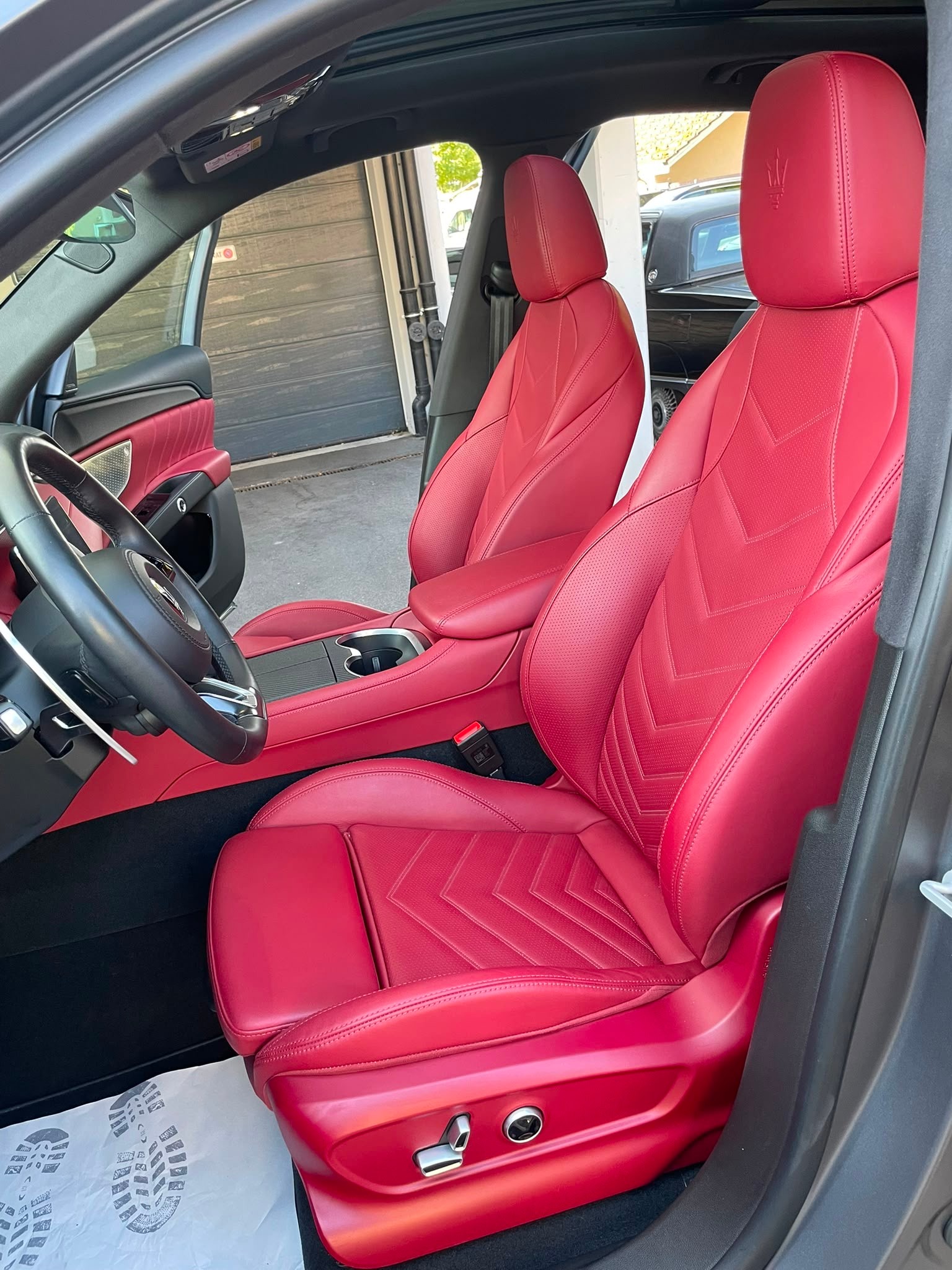 MASERATI Grecale 3.0 V6 Twin-Turbo mit 530 PS, 8-Gang-Automatik Trofeo Automatica-image-13