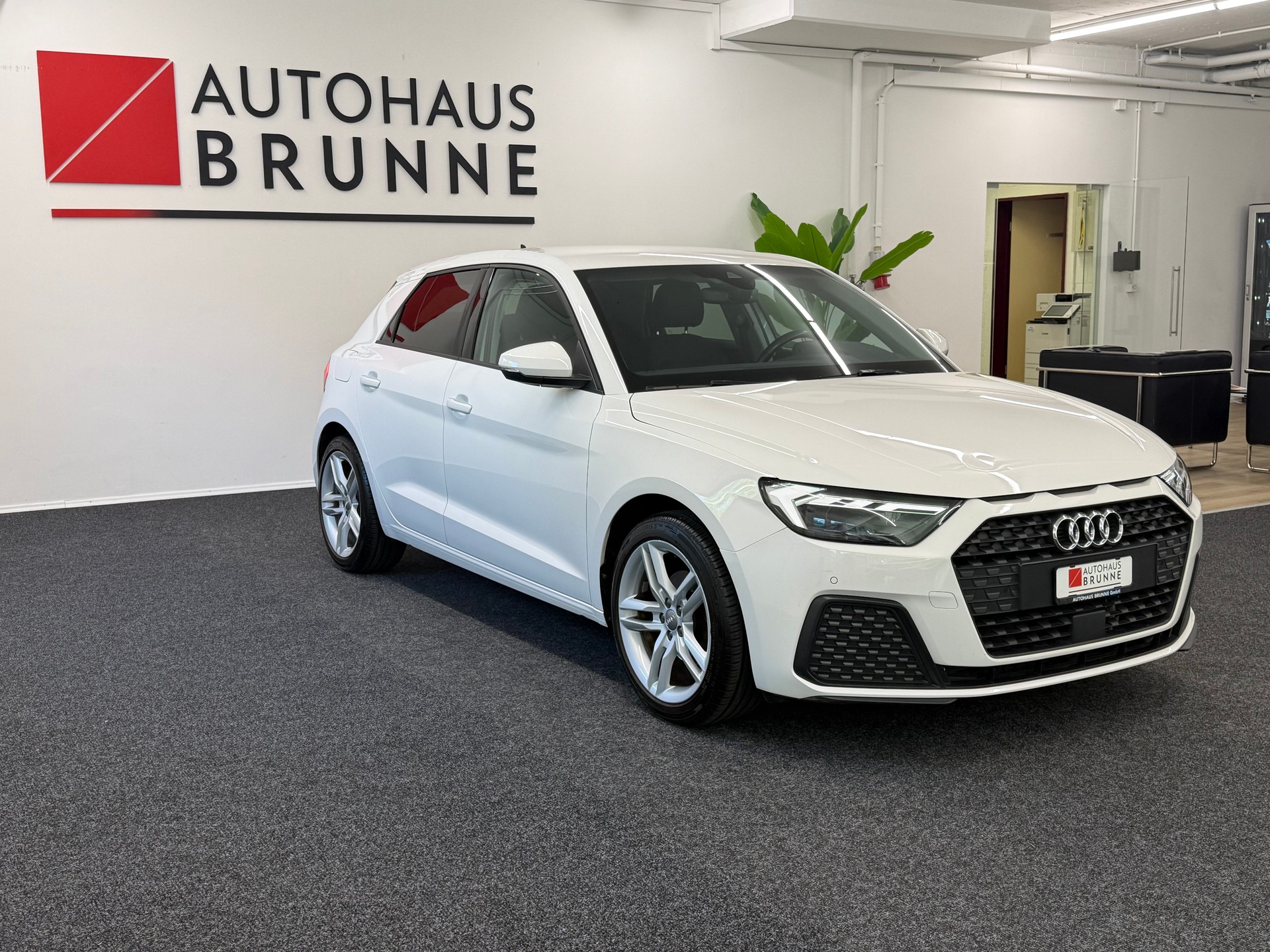 AUDI A1 Sportback 30 TFSI S-tronic-showroom-element-2