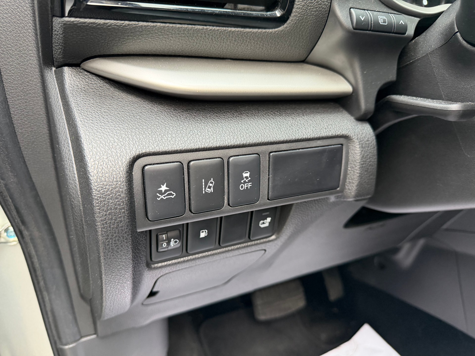MITSUBISHI Eclipse Cross 2.4 PHEV Instyle 4WD ** Frisch MFK ** Anhängerkupplung 1500**-image-13