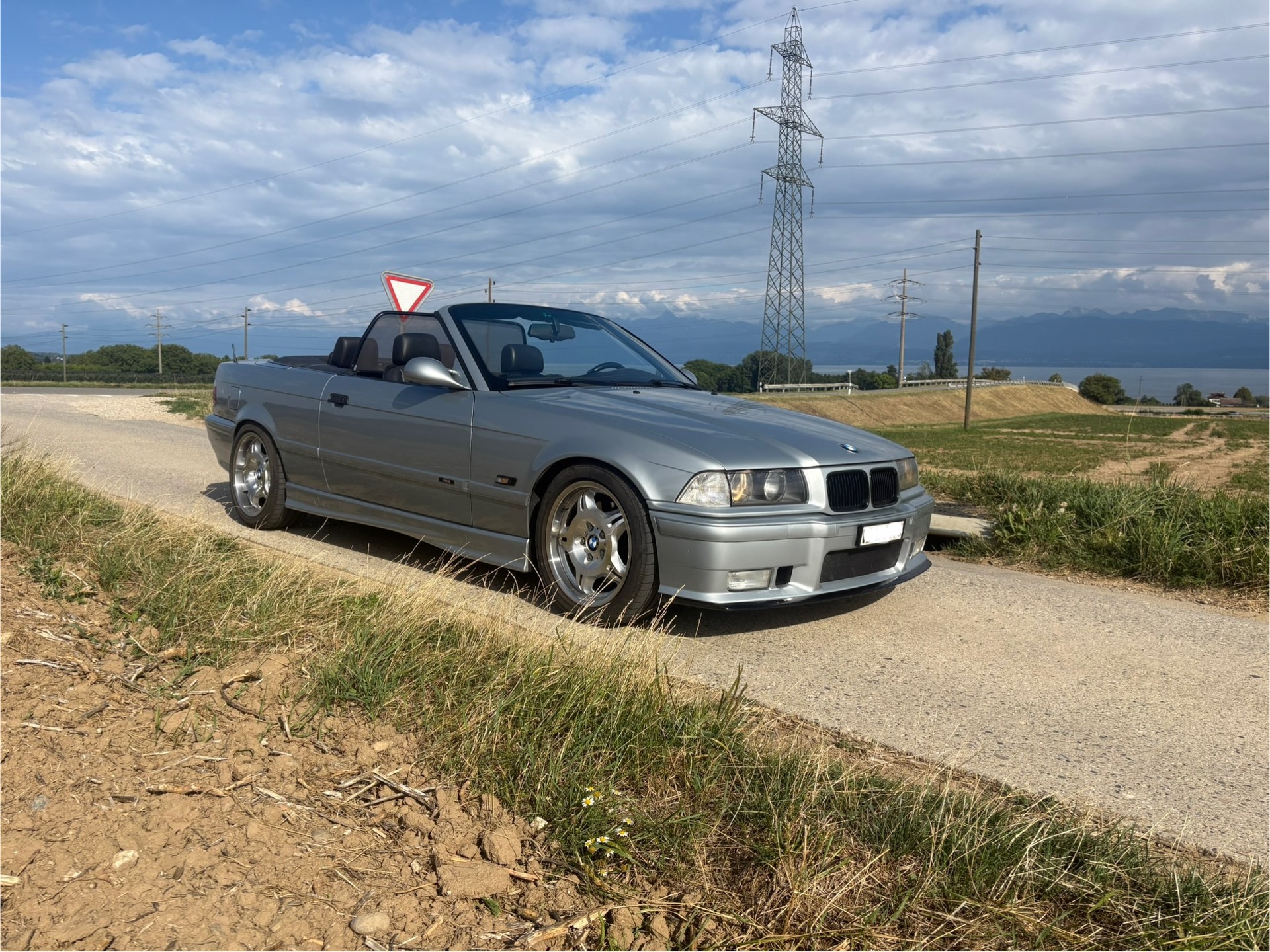 BMW M3 E36 Cabrio - Manuelle - Expertisée-image-2