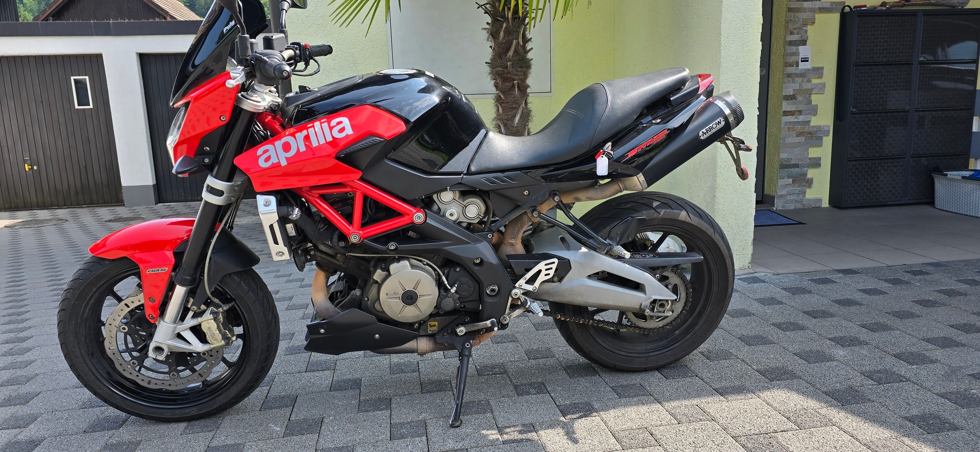 APRILIA SL 750 Shiver ABS-image-1