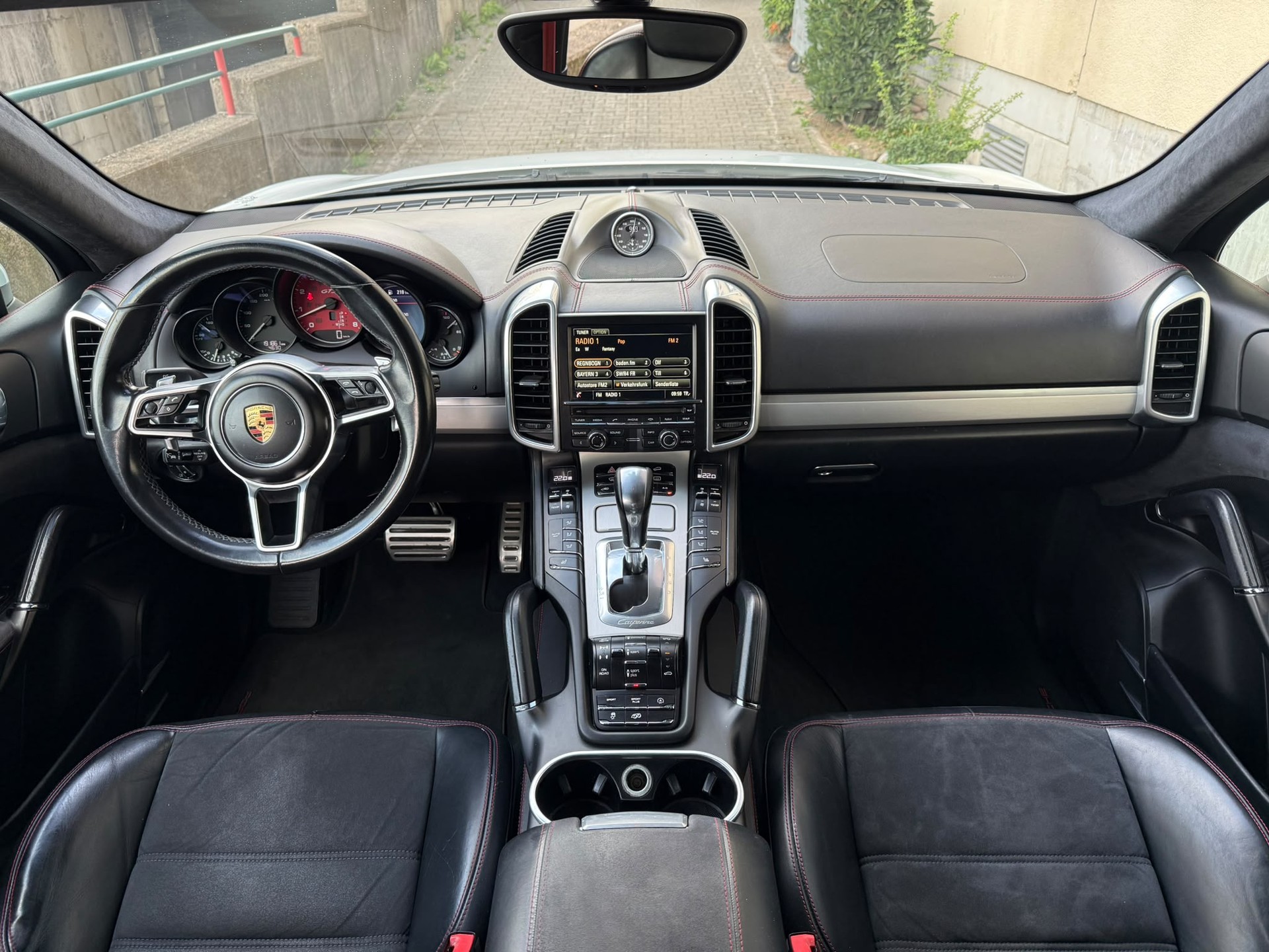 PORSCHE Cayenne GTS-image-9