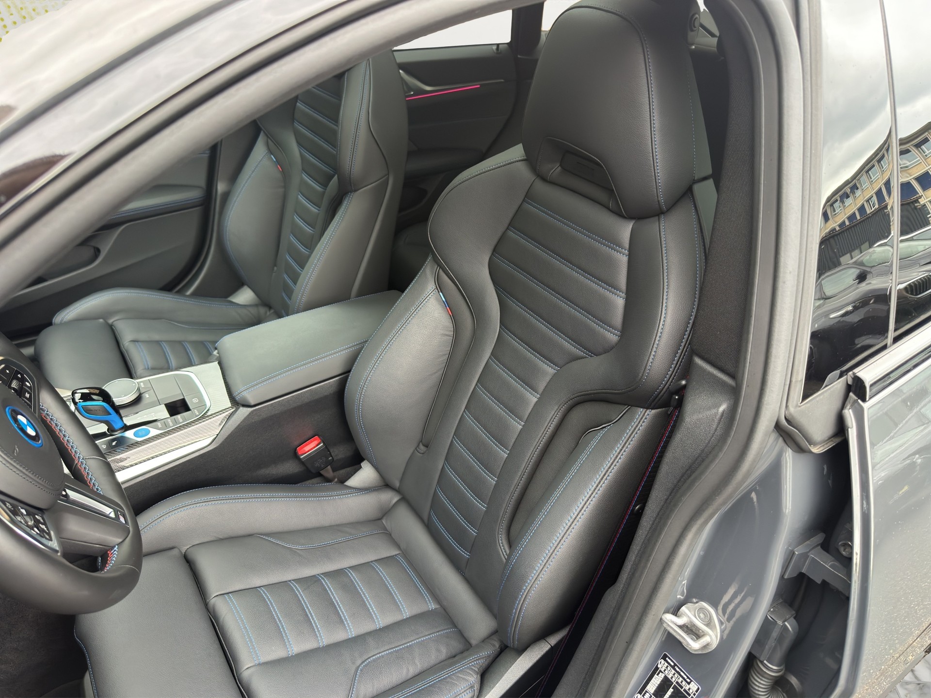 BMW i4 M50 M Sport Pro (CH) INDIVIDUAL-image-11