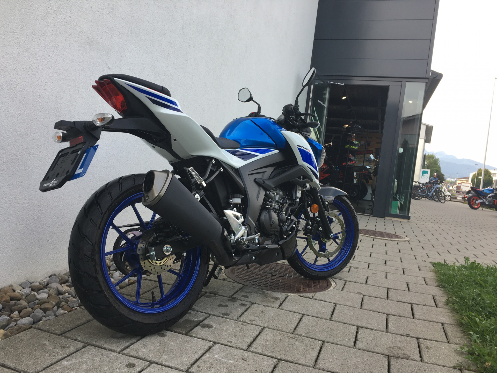 SUZUKI GSX-S 125-image-2