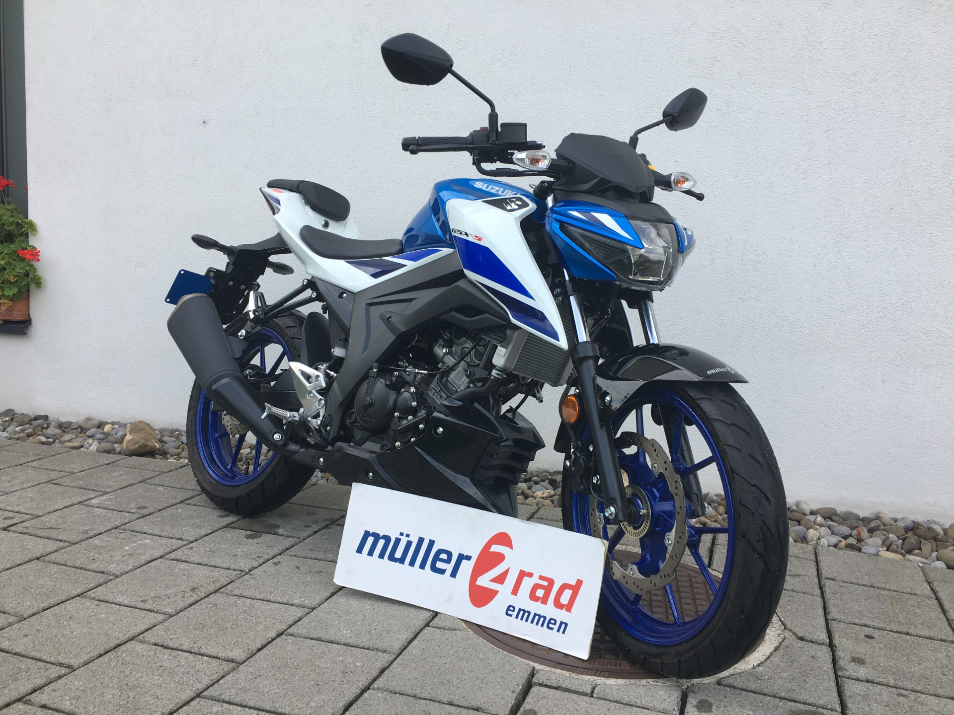 SUZUKI GSX-S 125-image-1