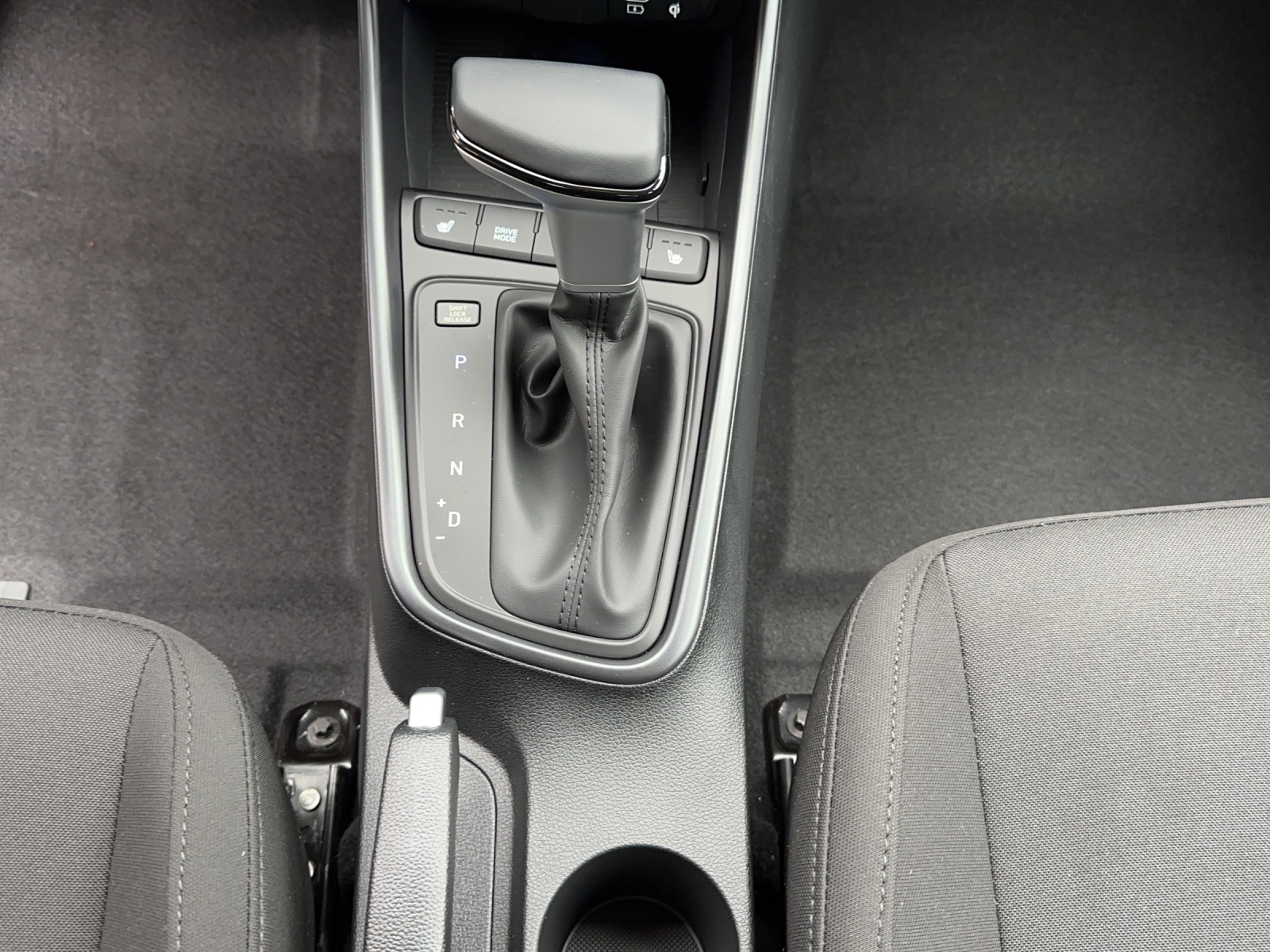 HYUNDAI i20 1.0 T-GDi Amp.GO! DCT-image-18