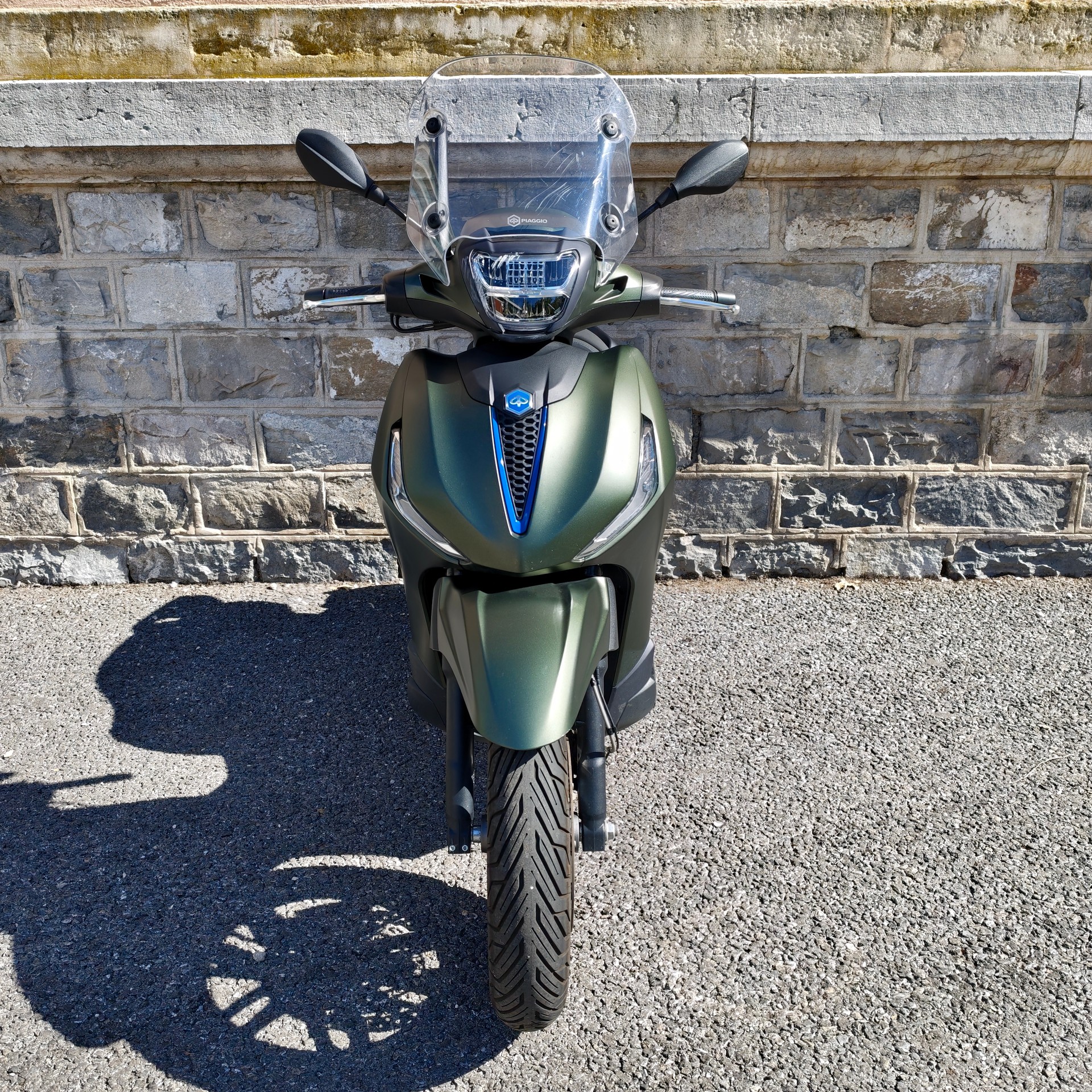 PIAGGIO Beverly 400 Sport E5+-image-1