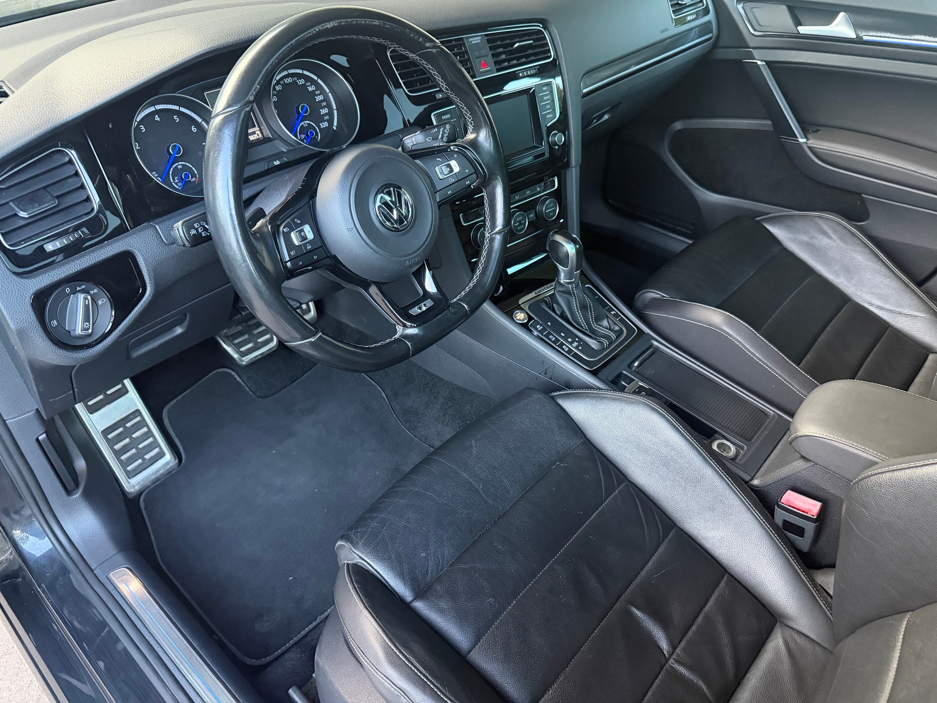 VW Golf 2.0 TSI R 4Motion DSG-image-6