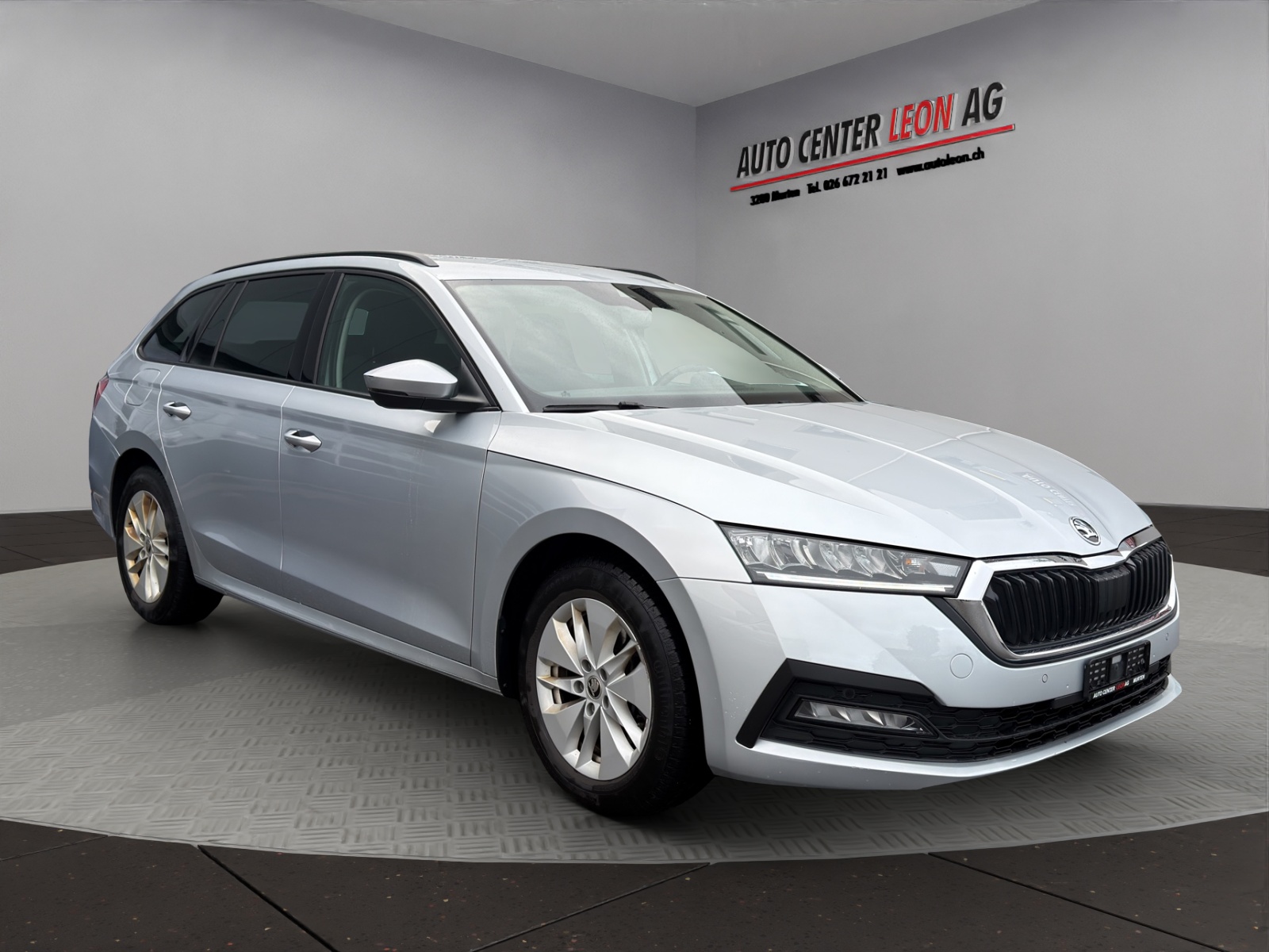 SKODA Octavia Combi 2.0 TDI DSG Ambition 4x4-image-8