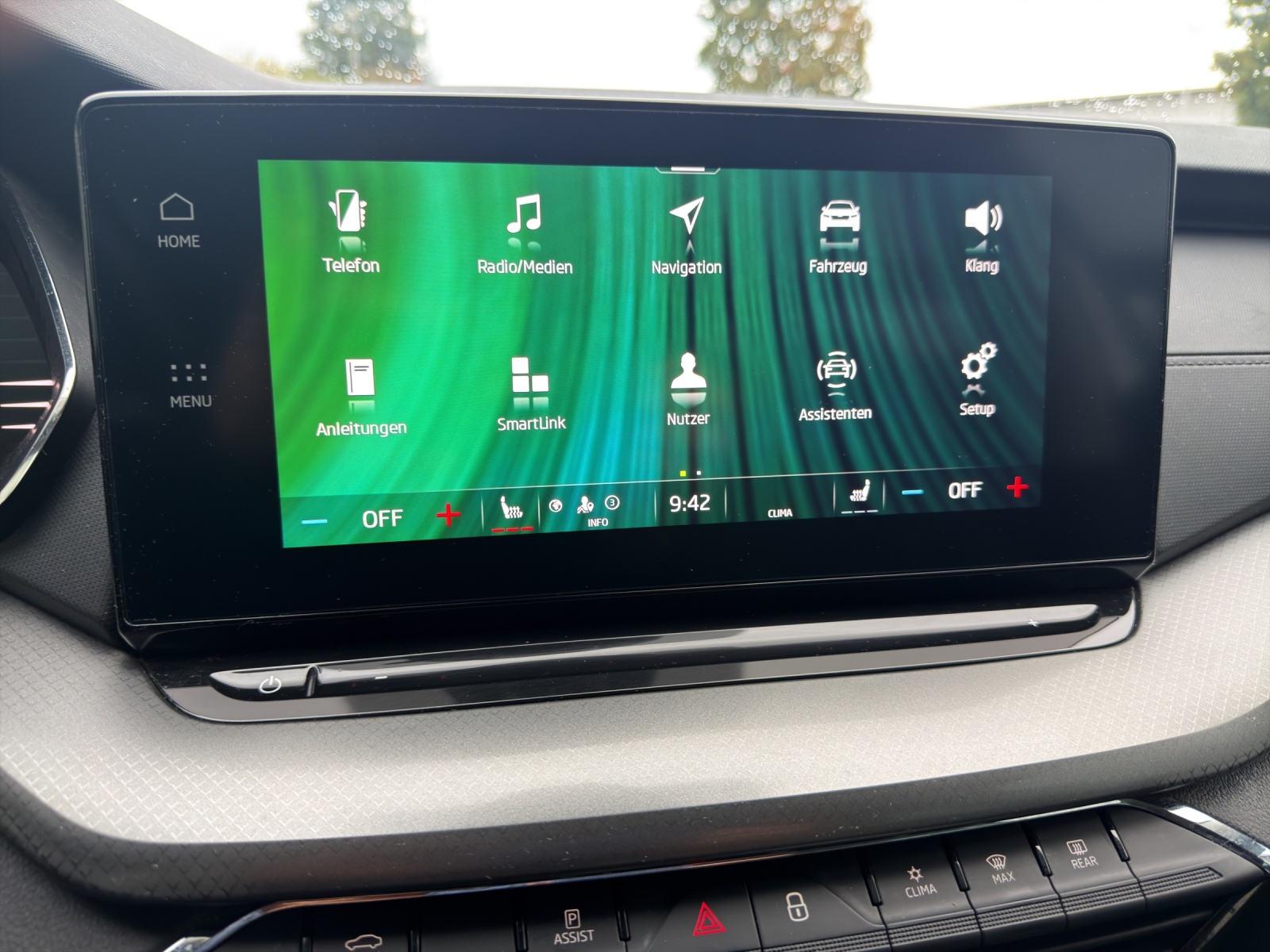 SKODA Octavia Combi 2.0 TDI DSG Ambition 4x4-image-23