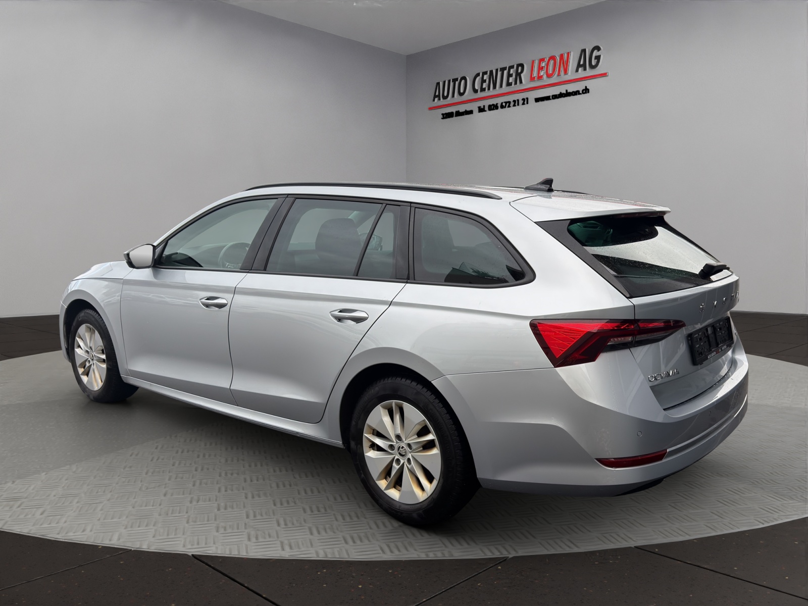 SKODA Octavia Combi 2.0 TDI DSG Ambition 4x4-image-4
