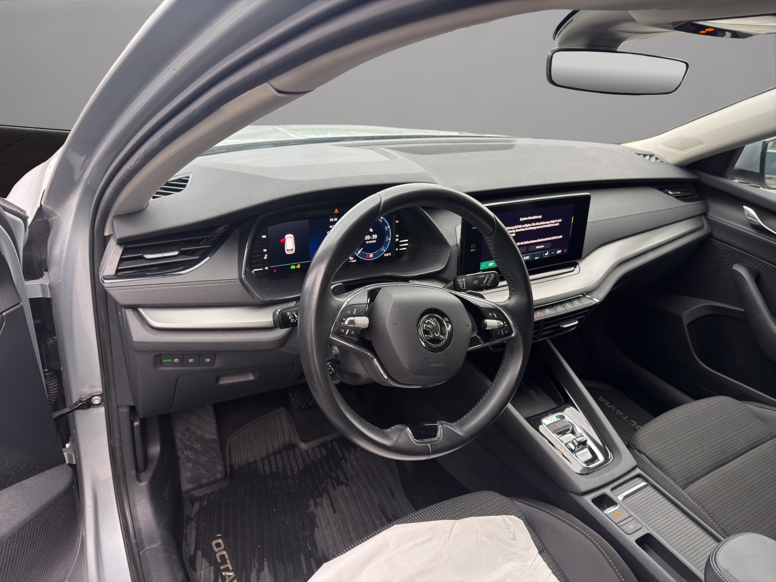 SKODA Octavia Combi 2.0 TDI DSG Ambition 4x4-image-10