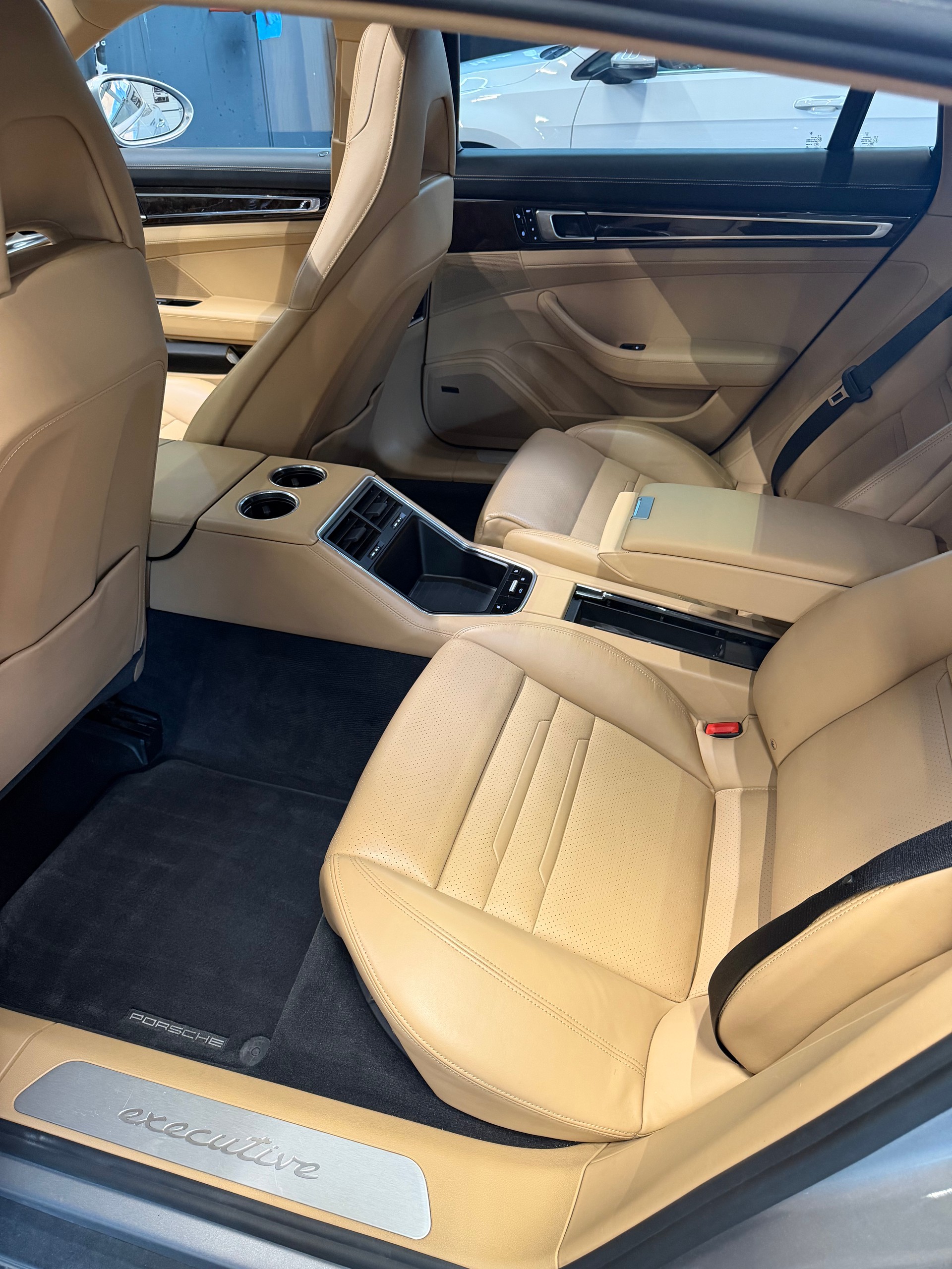 PORSCHE Panamera 4 E-Hybrid Executive PDK-image-10
