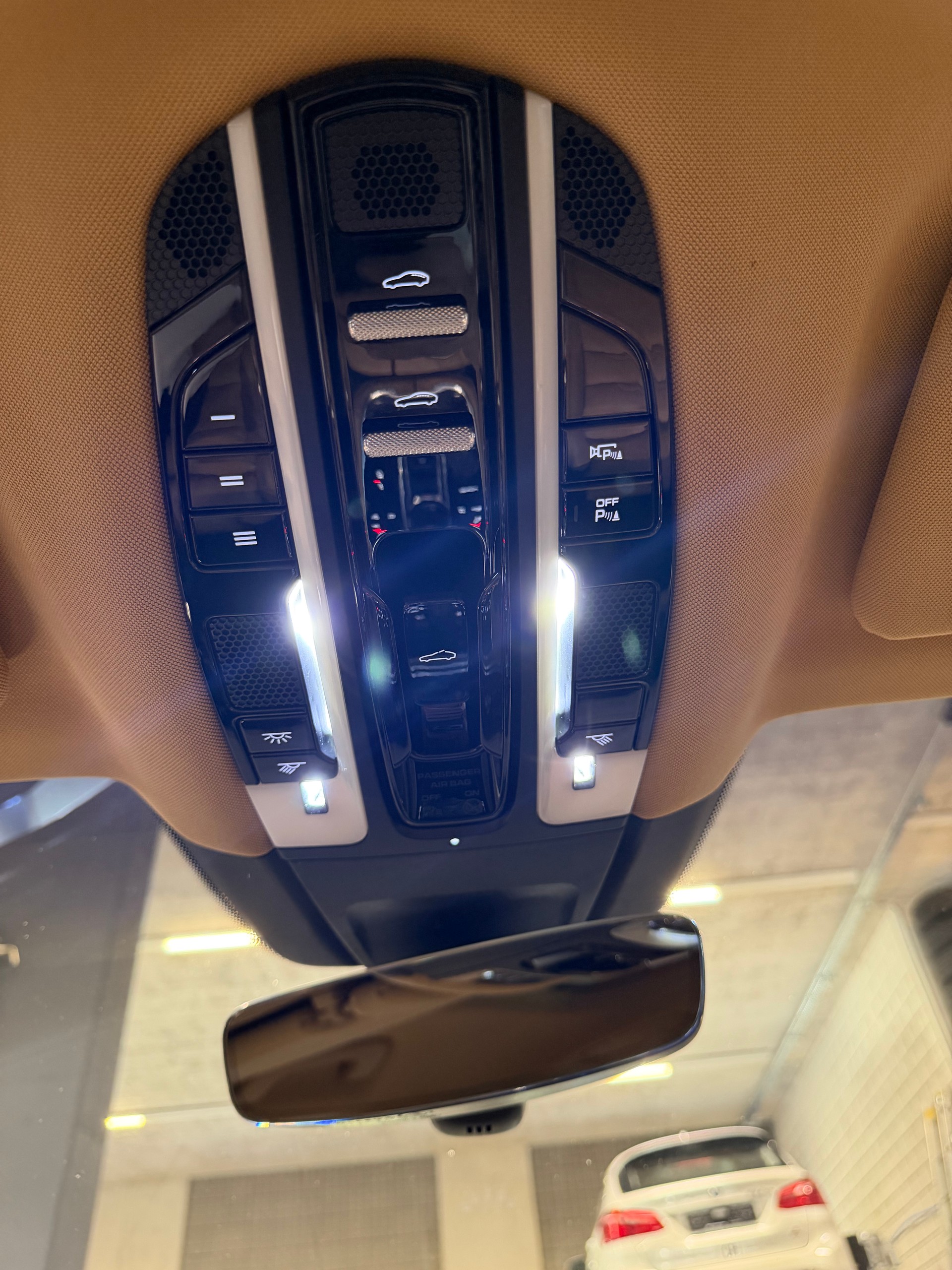 PORSCHE Panamera 4 E-Hybrid Executive PDK-image-17