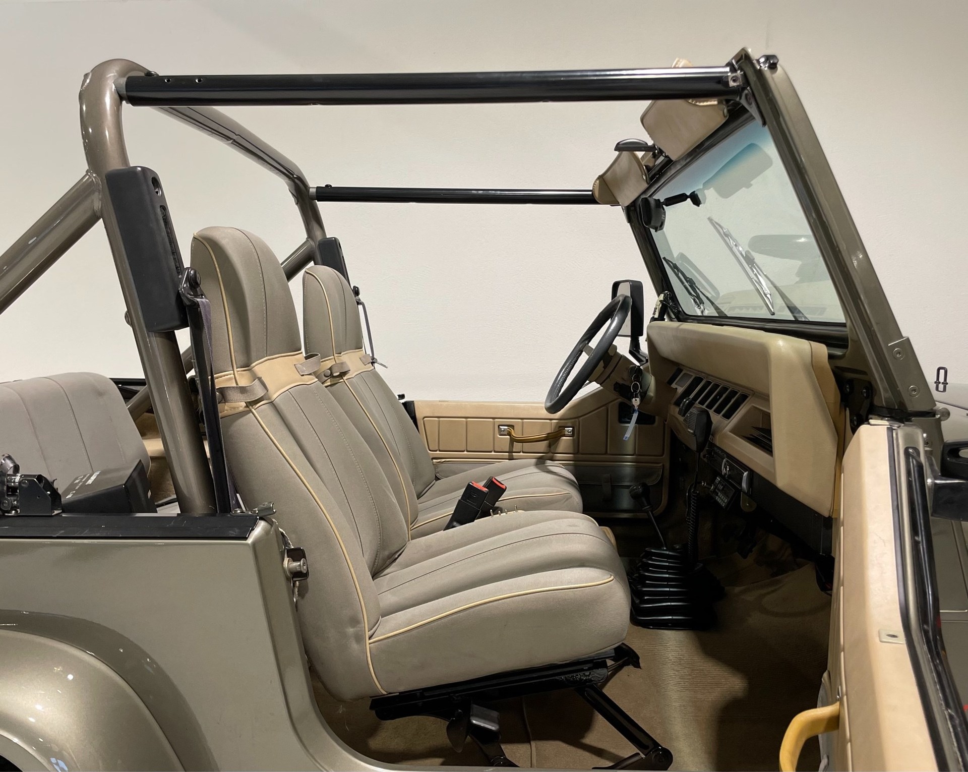 JEEP Wrangler 4.0 Sahara-image-8