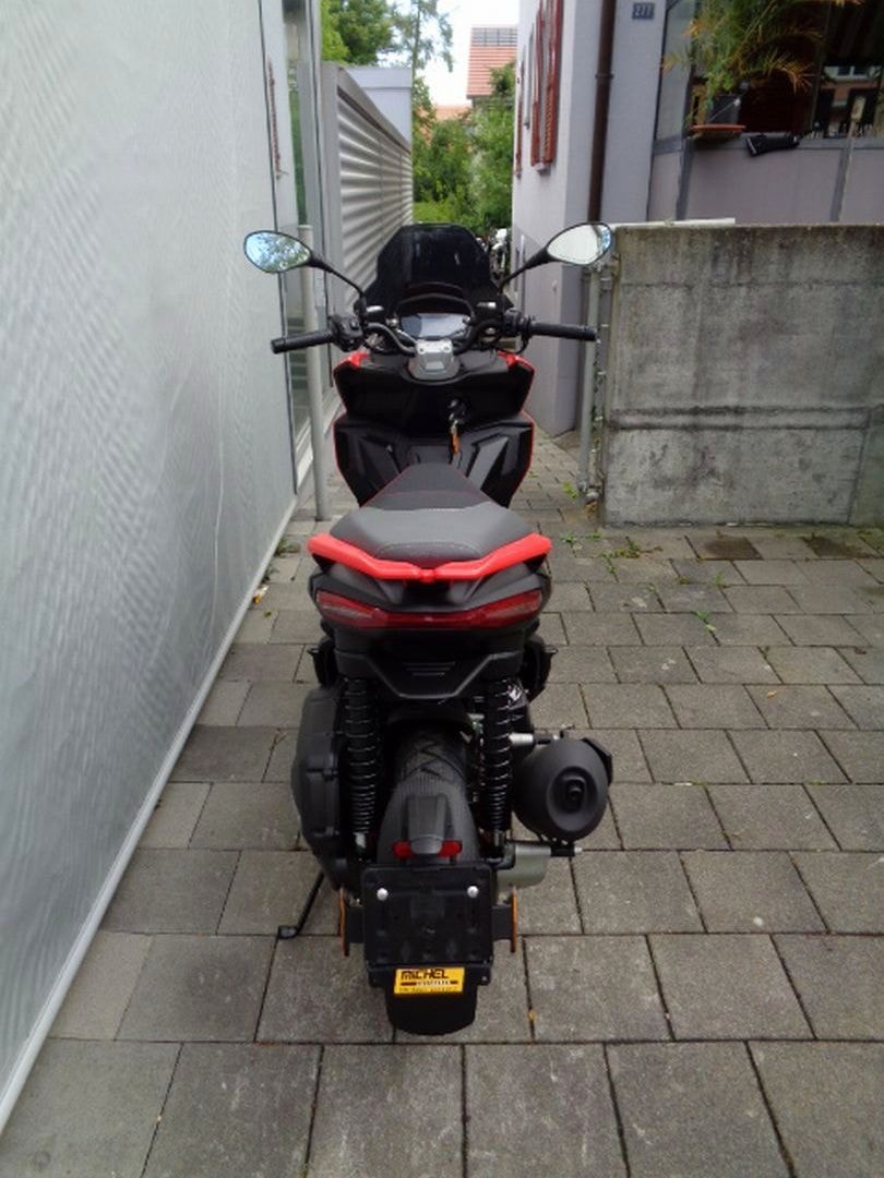 APRILIA SR GT 125 SPORT-image-4