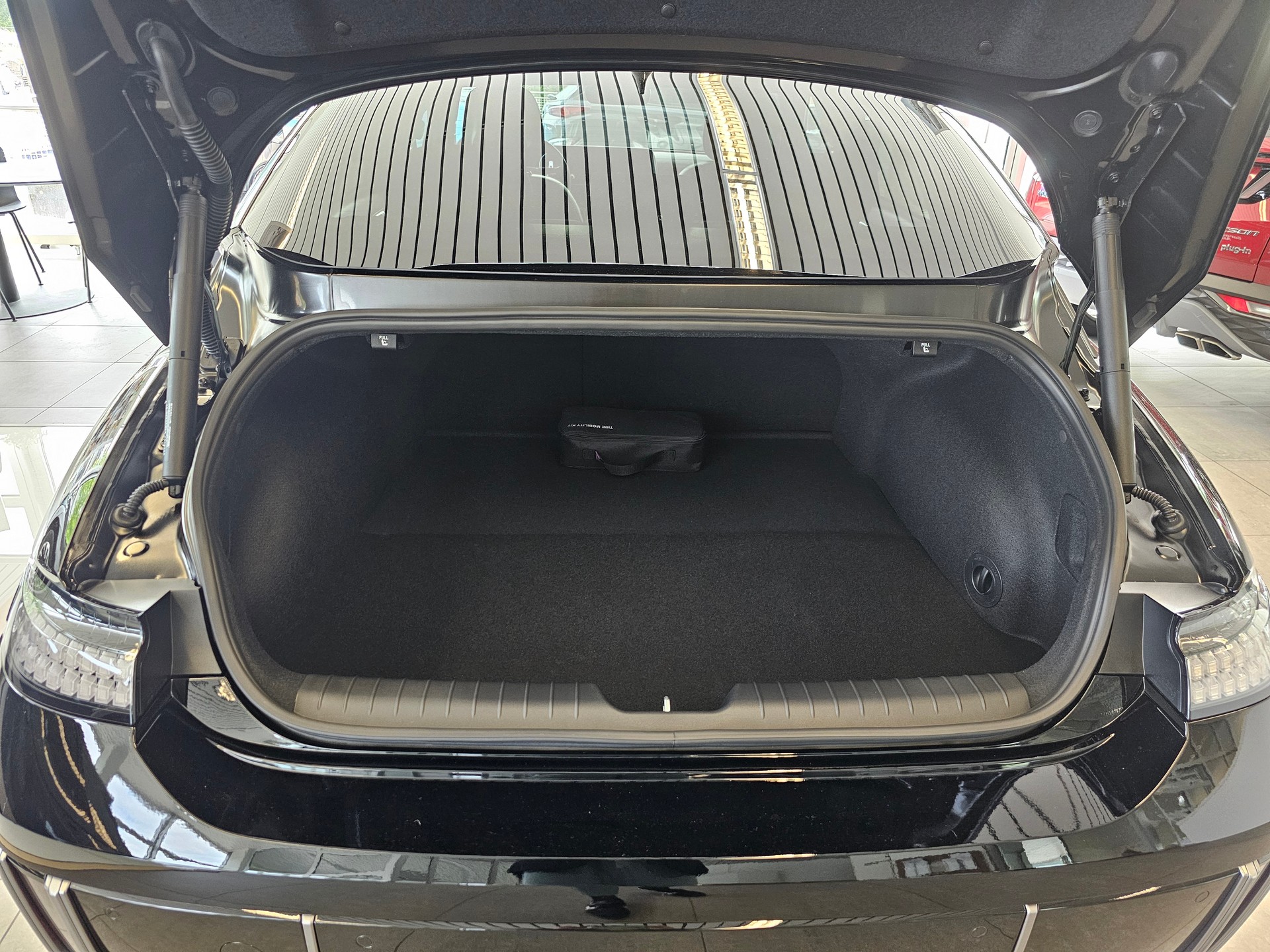 HYUNDAI Ioniq 6 77kWh Launch Edition 4WD-image-11