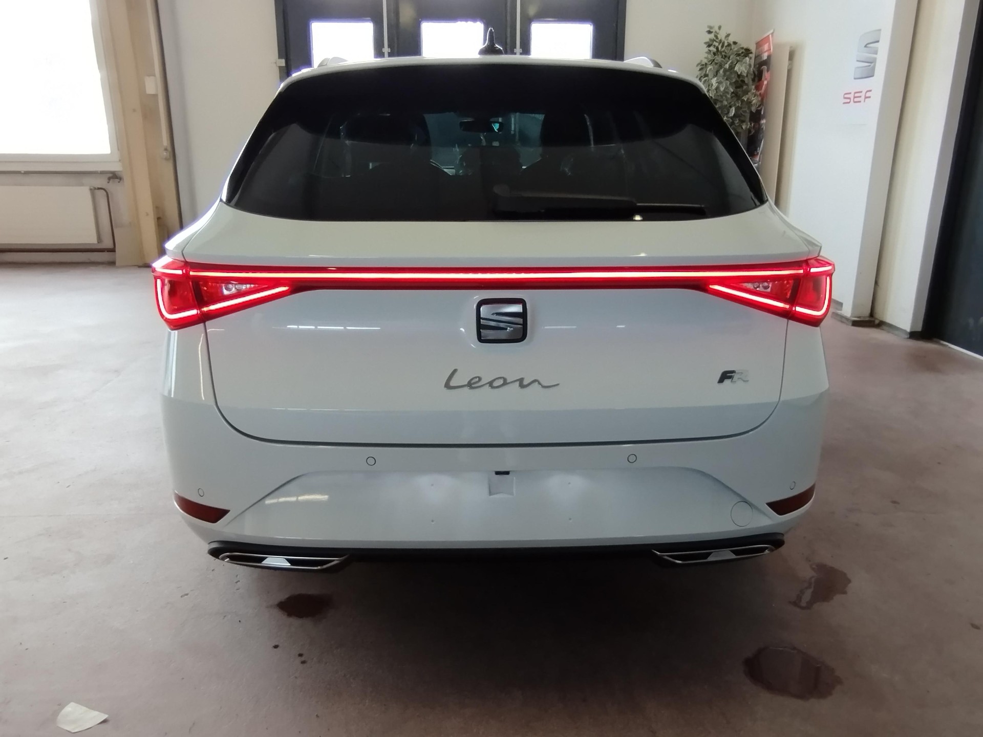 SEAT Leon ST 1.5 eTSI mHEV DSG Move FR-image-5