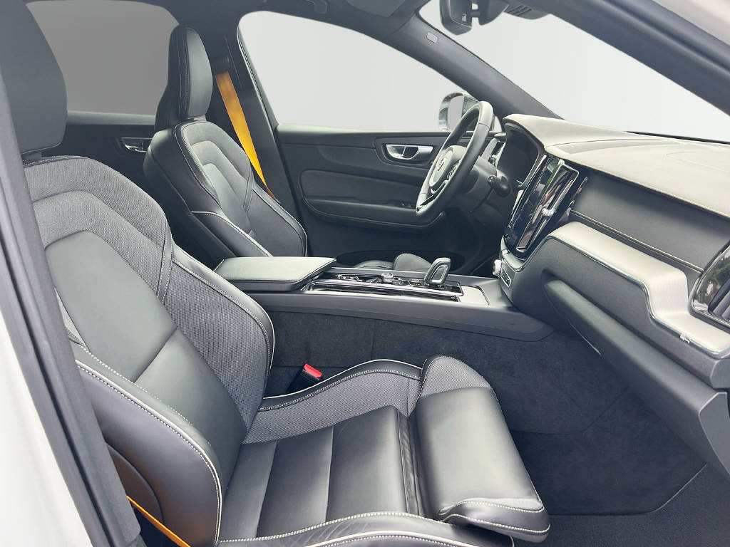 VOLVO XC60 2.0 T8 TE Polestar eAWD-image-12