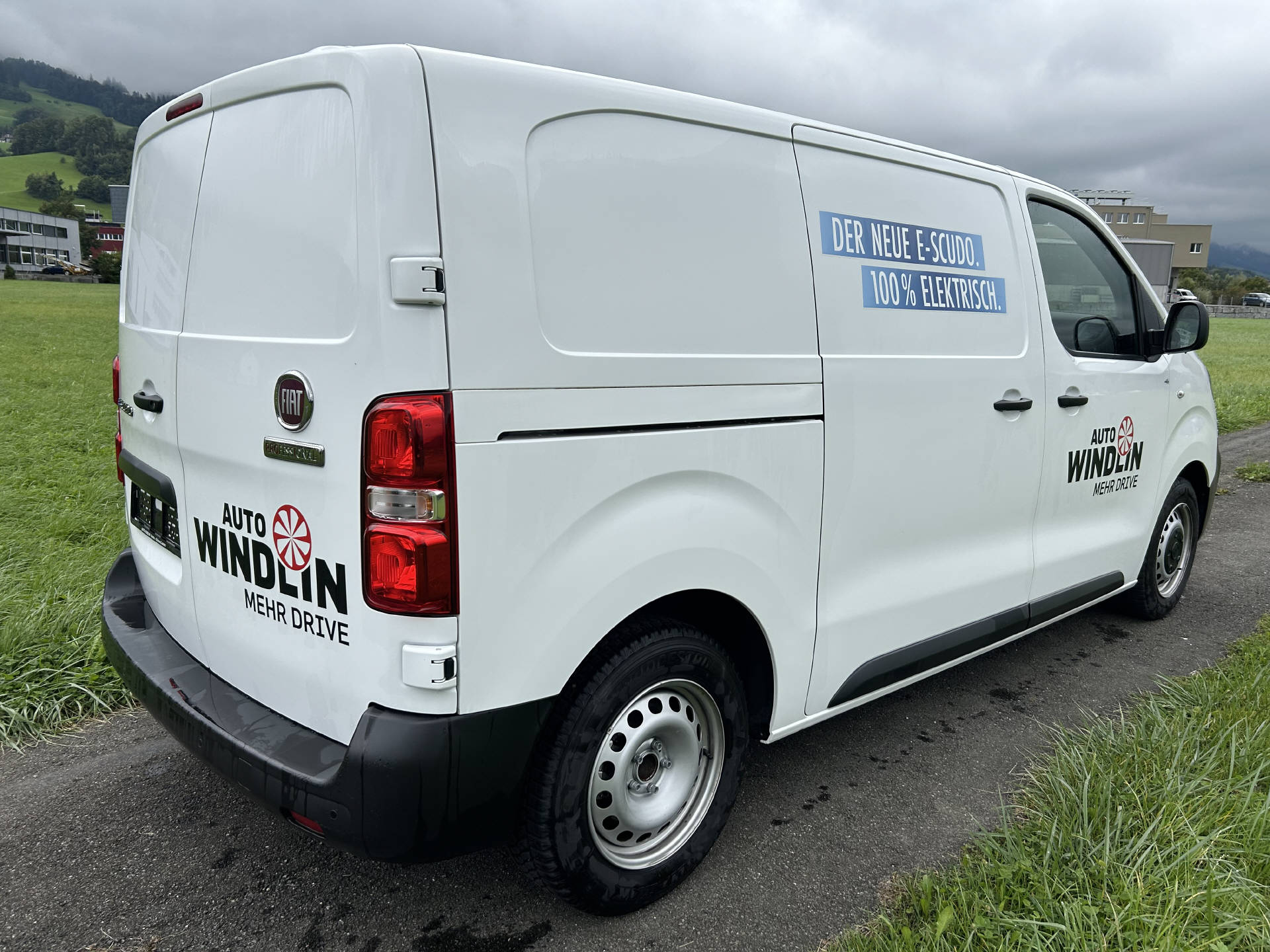 FIAT E-Scudo Kaw. L2 50 kWh Lounge-showroom-element-3