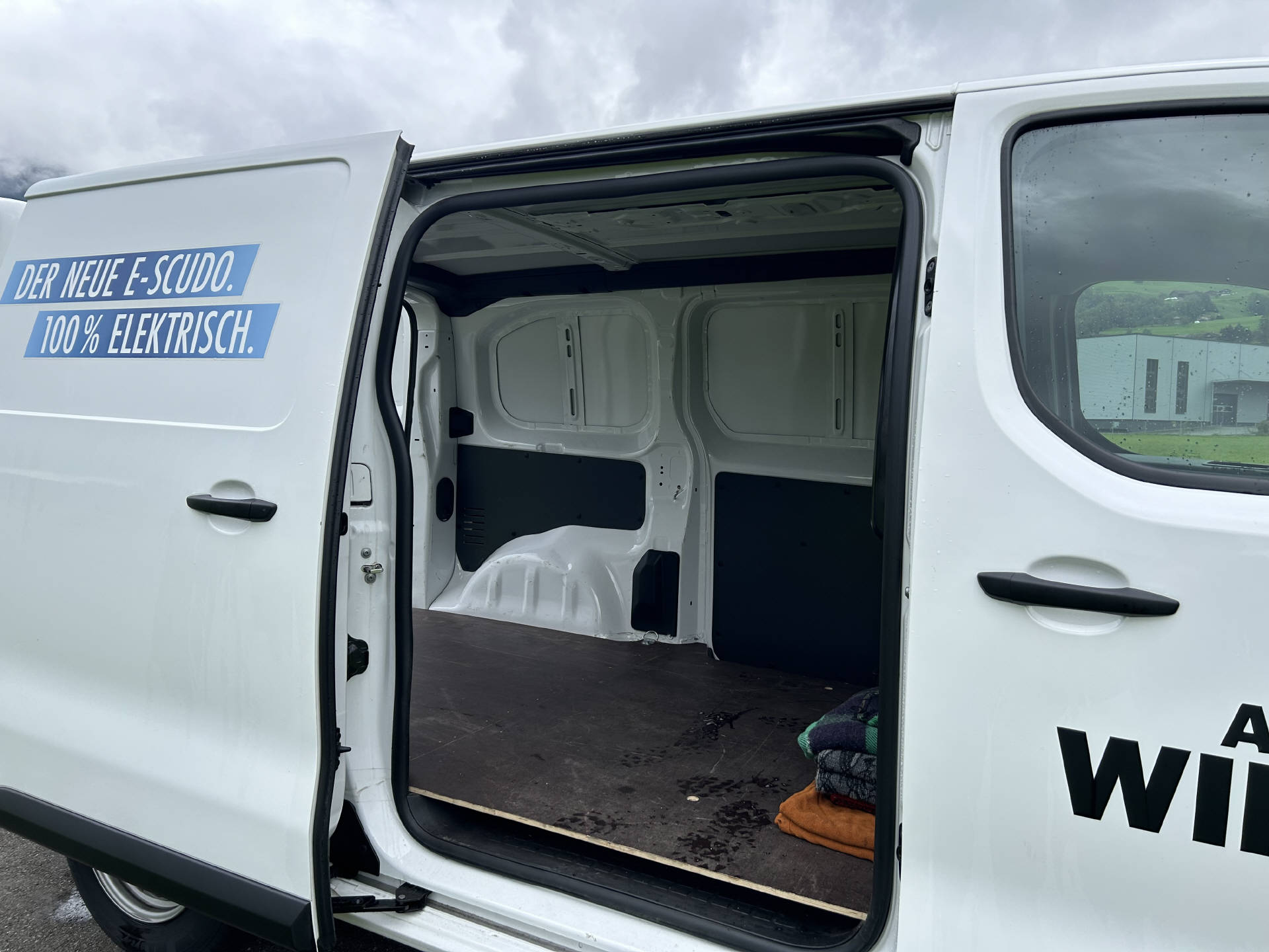 FIAT E-Scudo Kaw. L2 50 kWh Lounge-image-11