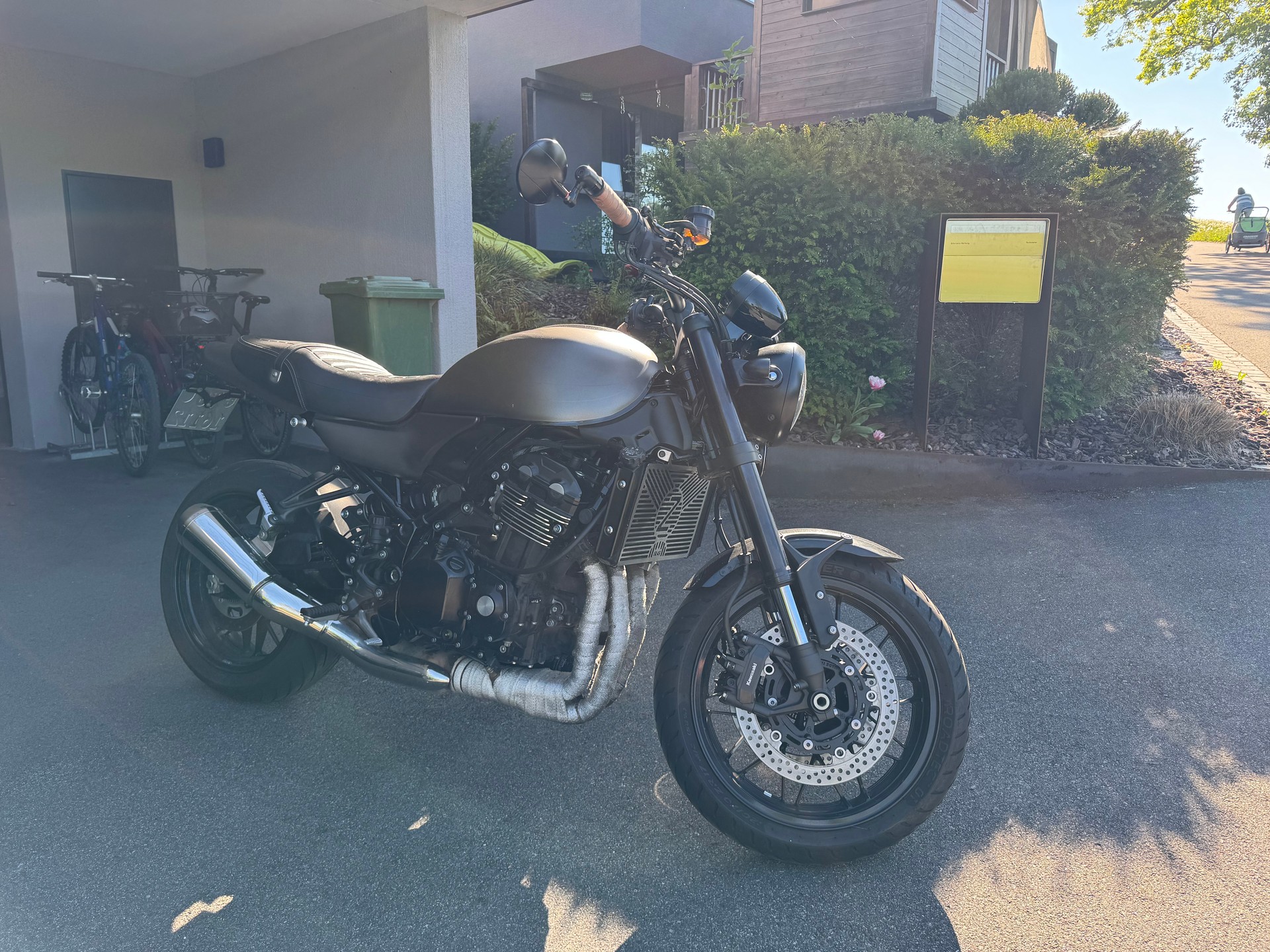 KAWASAKI Z 900 RS-image-1