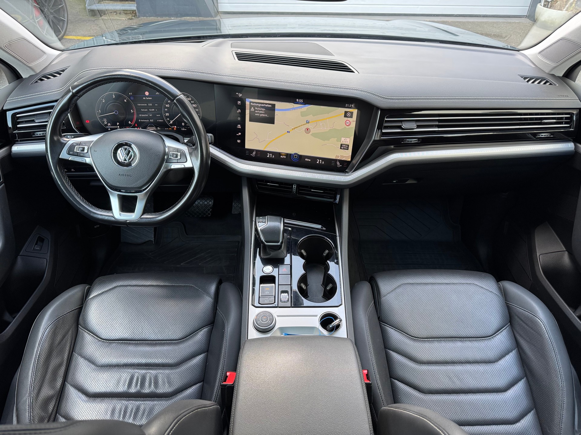 VW Touareg 3.0 TDI Elegance Tiptronic-image-4
