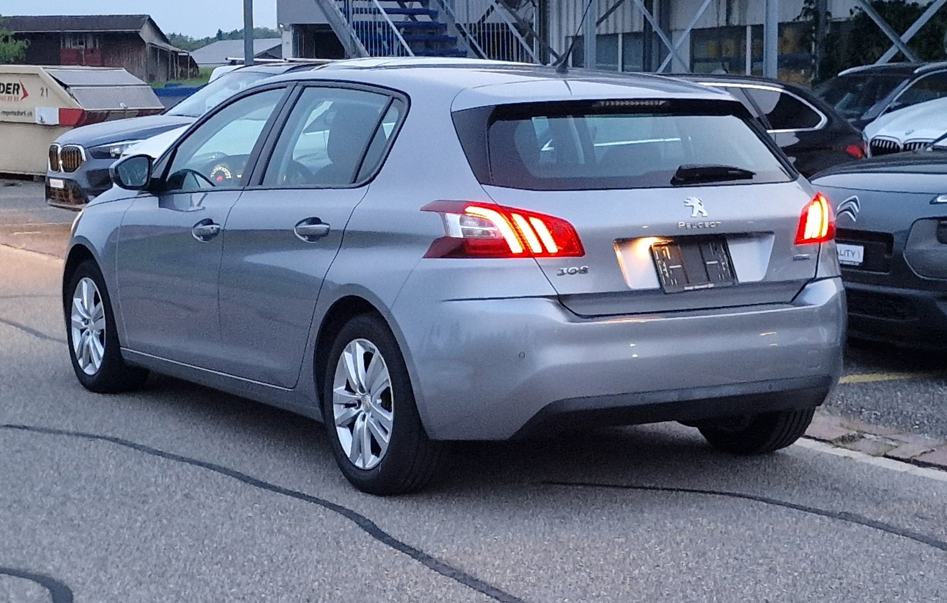 PEUGEOT 308 1.2 THP Active-image-3