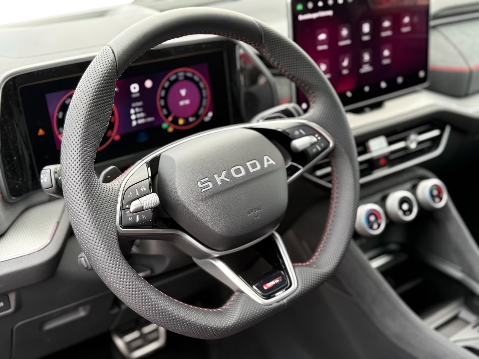 SKODA Kodiaq 2.0 TSI RS 4x4-image-11