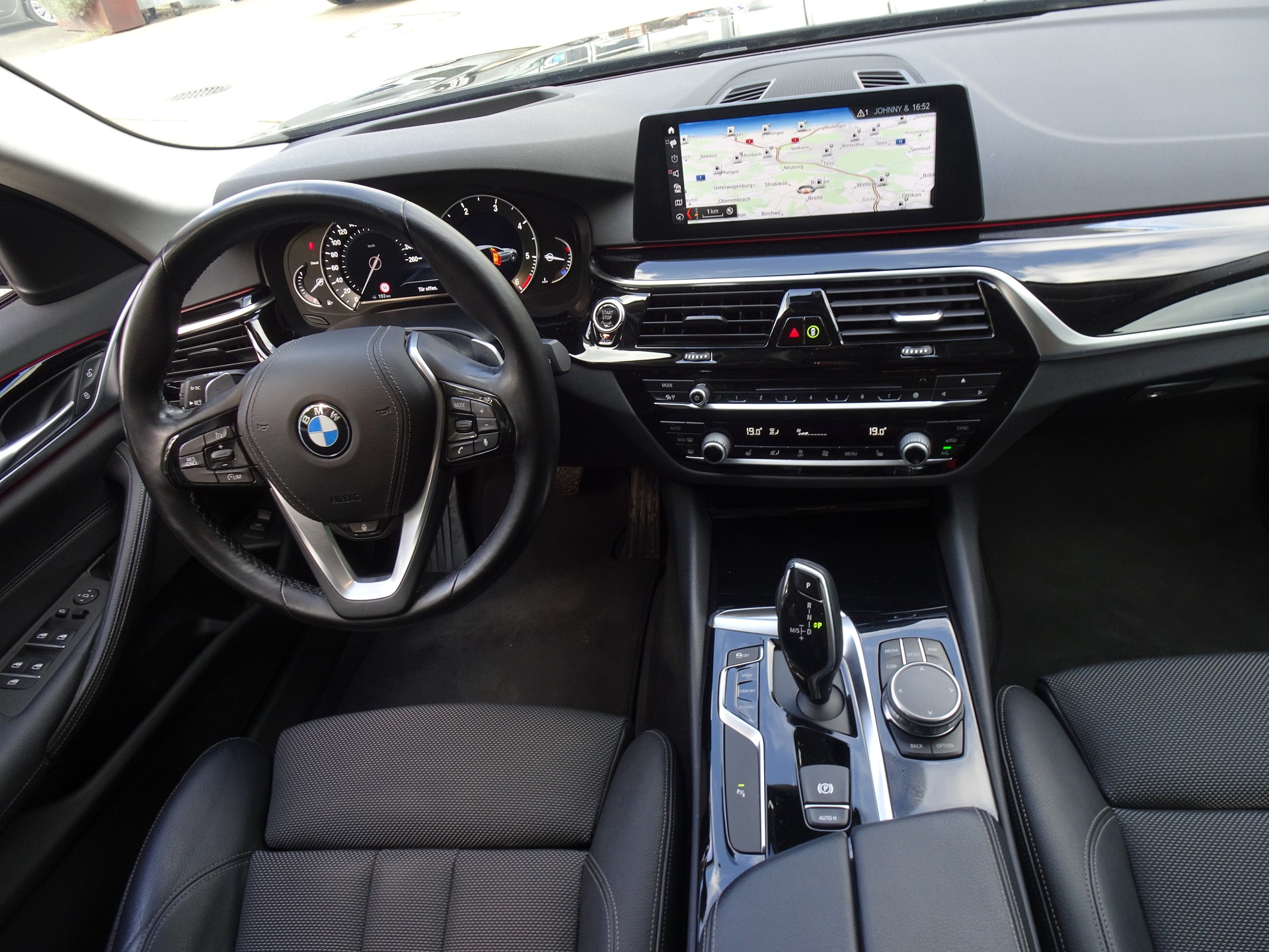 BMW 530d Touring Sport Line Steptronic-image-9