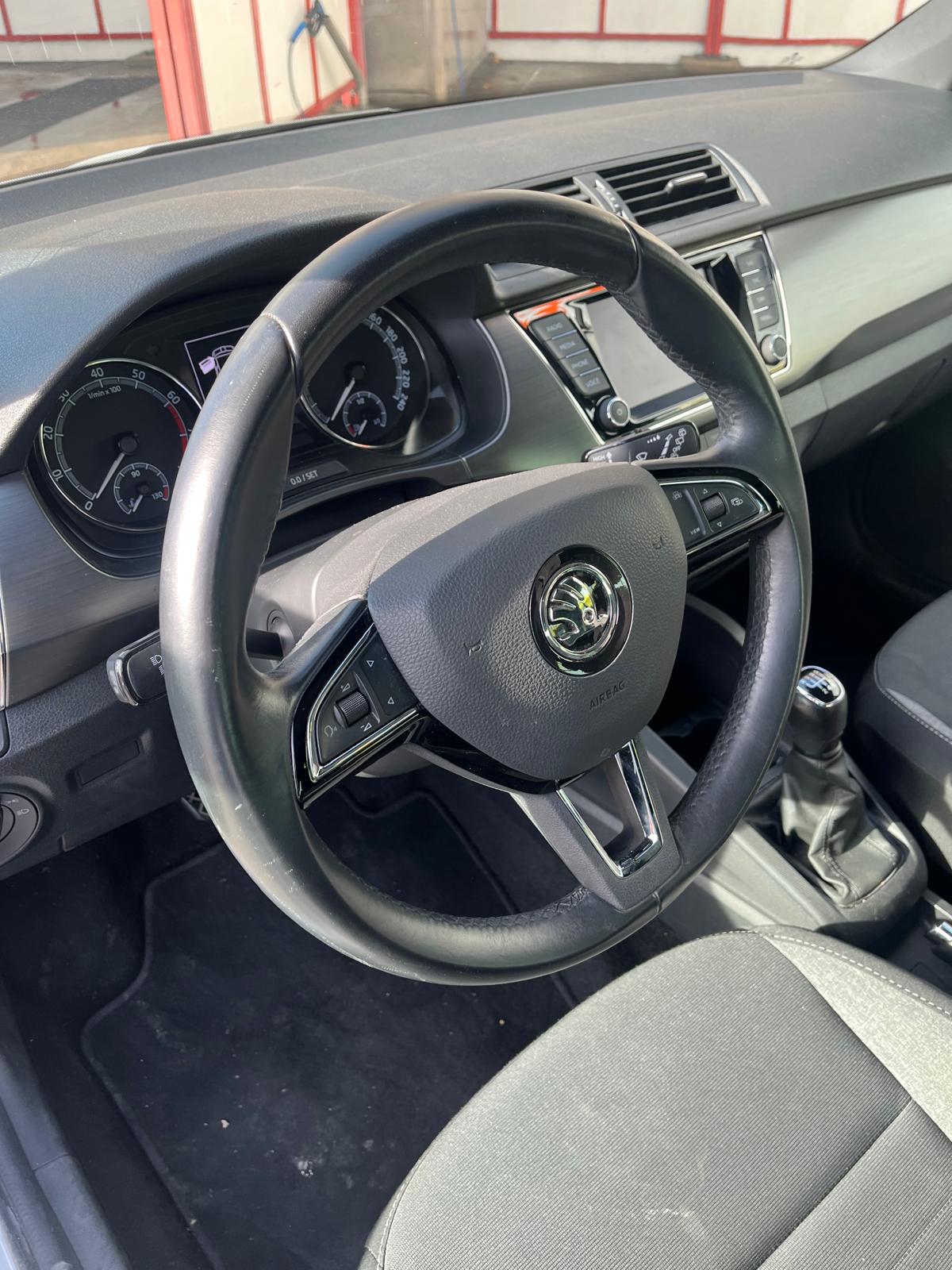 SKODA Fabia 1.0 TSI Ambition-image-7