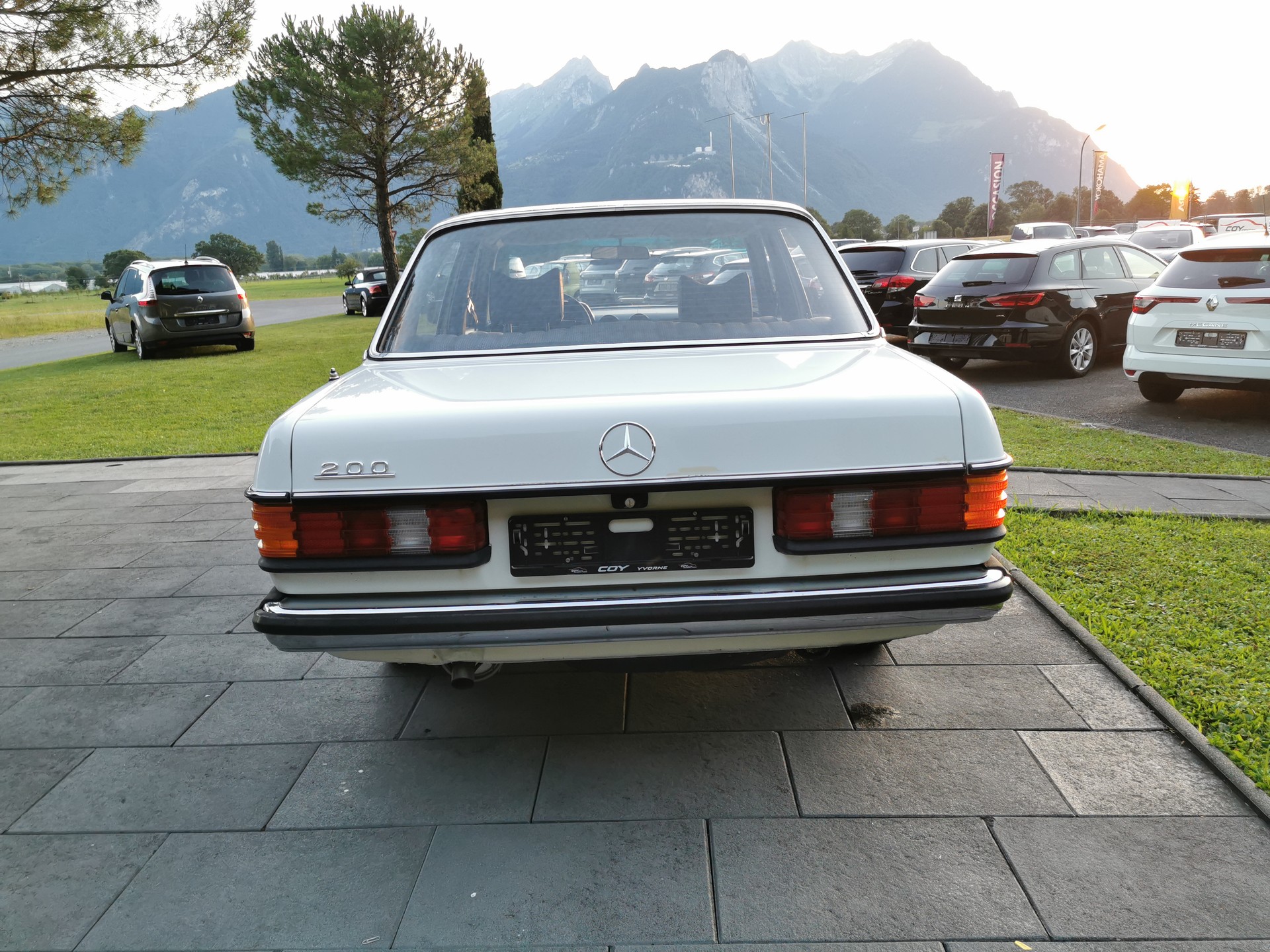 MERCEDES-BENZ W123-image-13