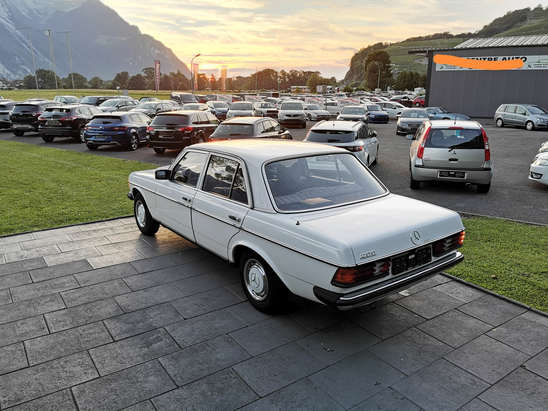 MERCEDES-BENZ W123-image-5