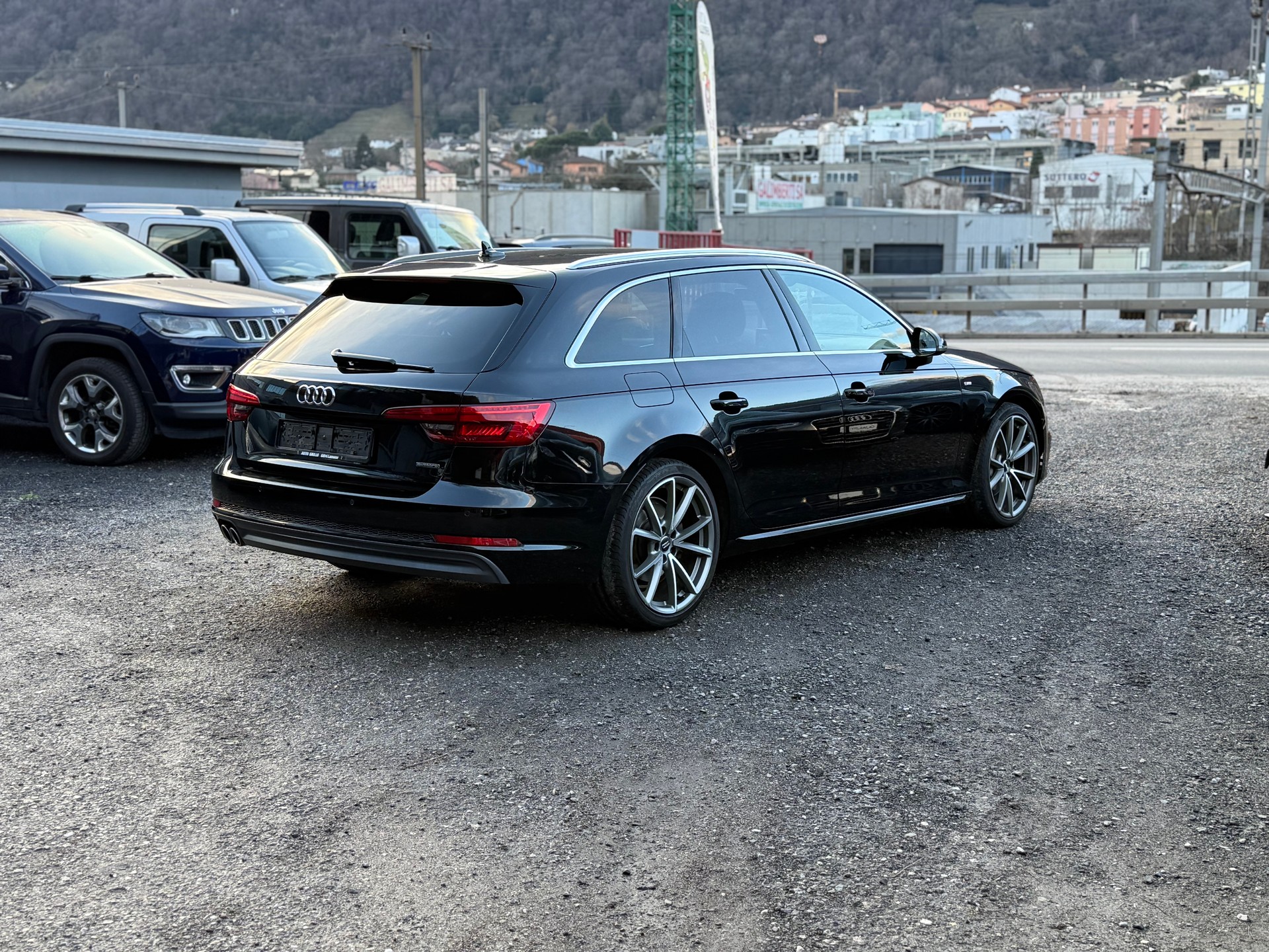 AUDI A4 AVANT 2.0 TDI S-LINE QUATTRO S-TRONIC-image-3