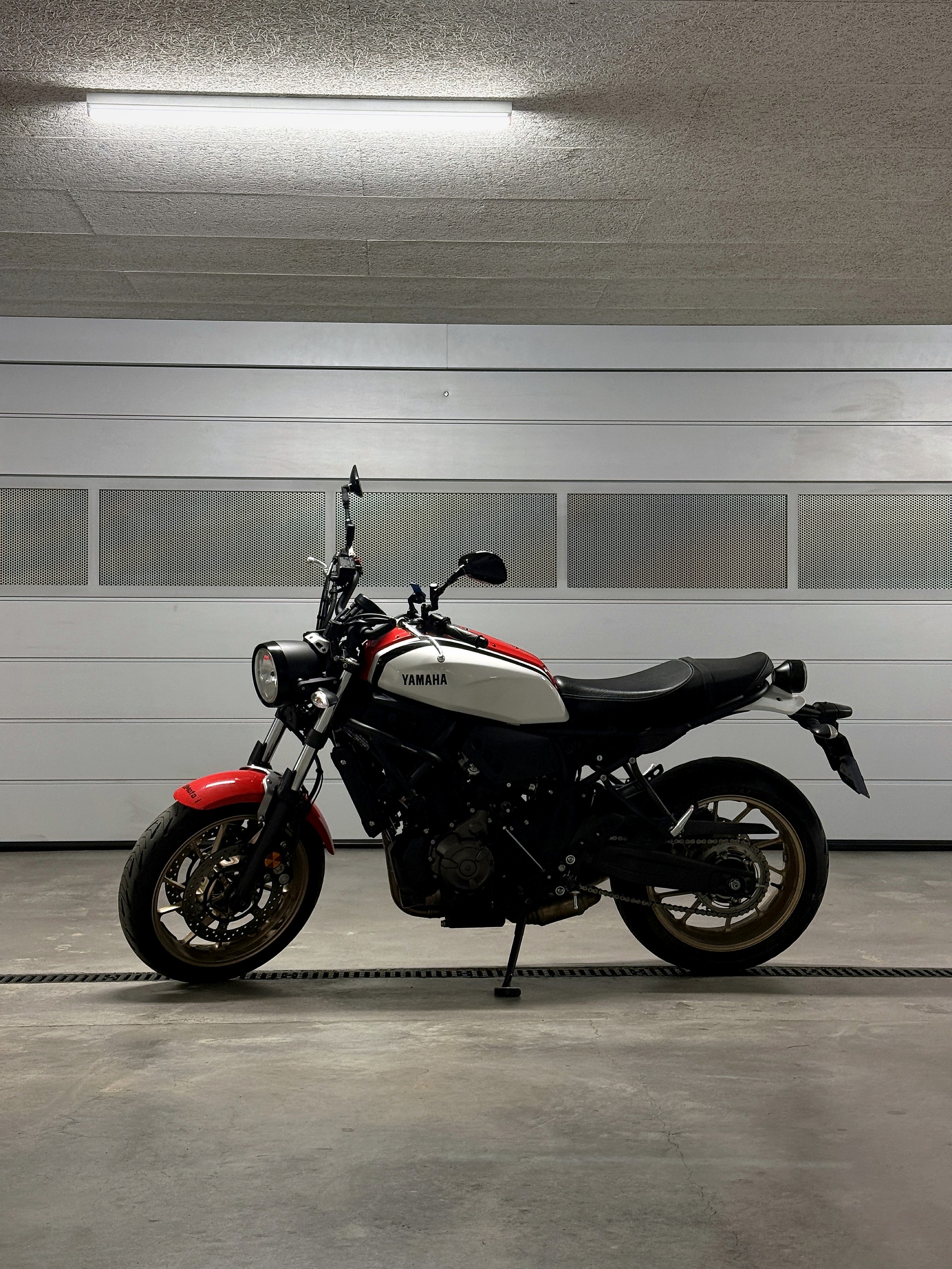 YAMAHA XSR 700 (35kW)-image-1