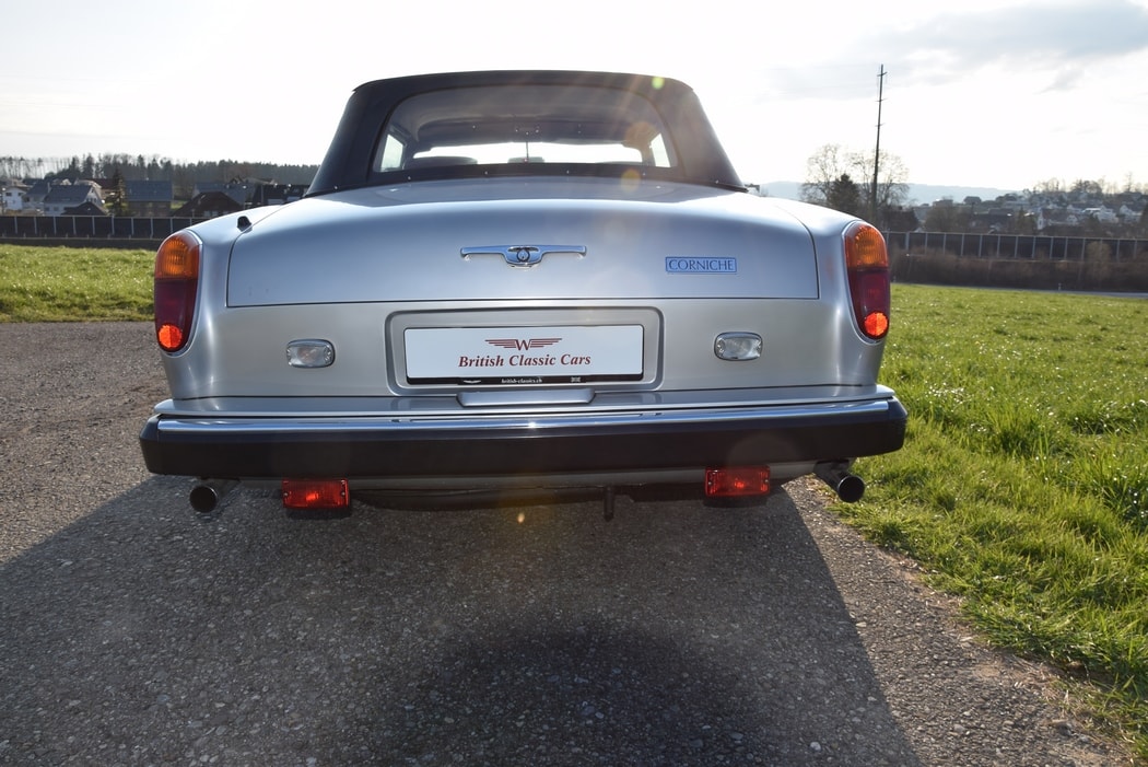 ROLLS-ROYCE Corniche Cabriolet-showroom-element-3