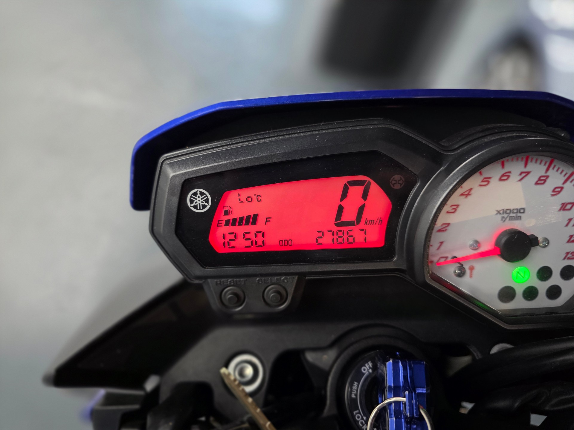 YAMAHA FZ8 N ABS-image-9