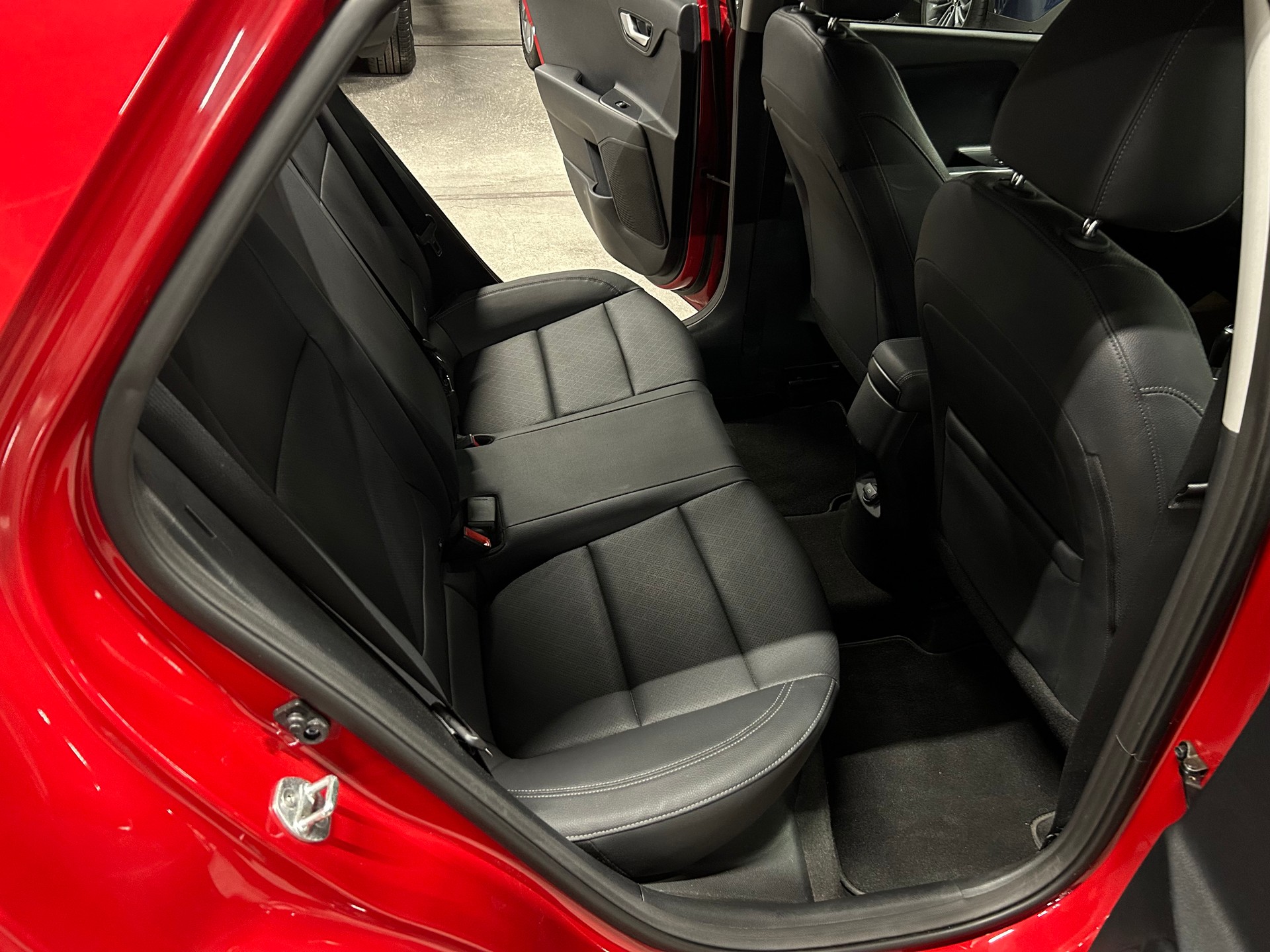 KIA Stonic 1.0 T-GDi-image-12