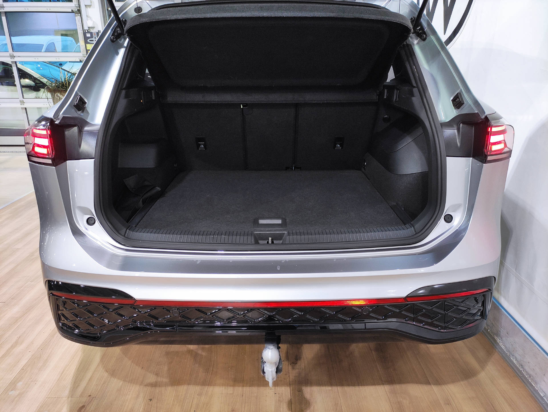 VW Tiguan 2.0 TSI R-Line Black-Style DSG 4motion-image-13