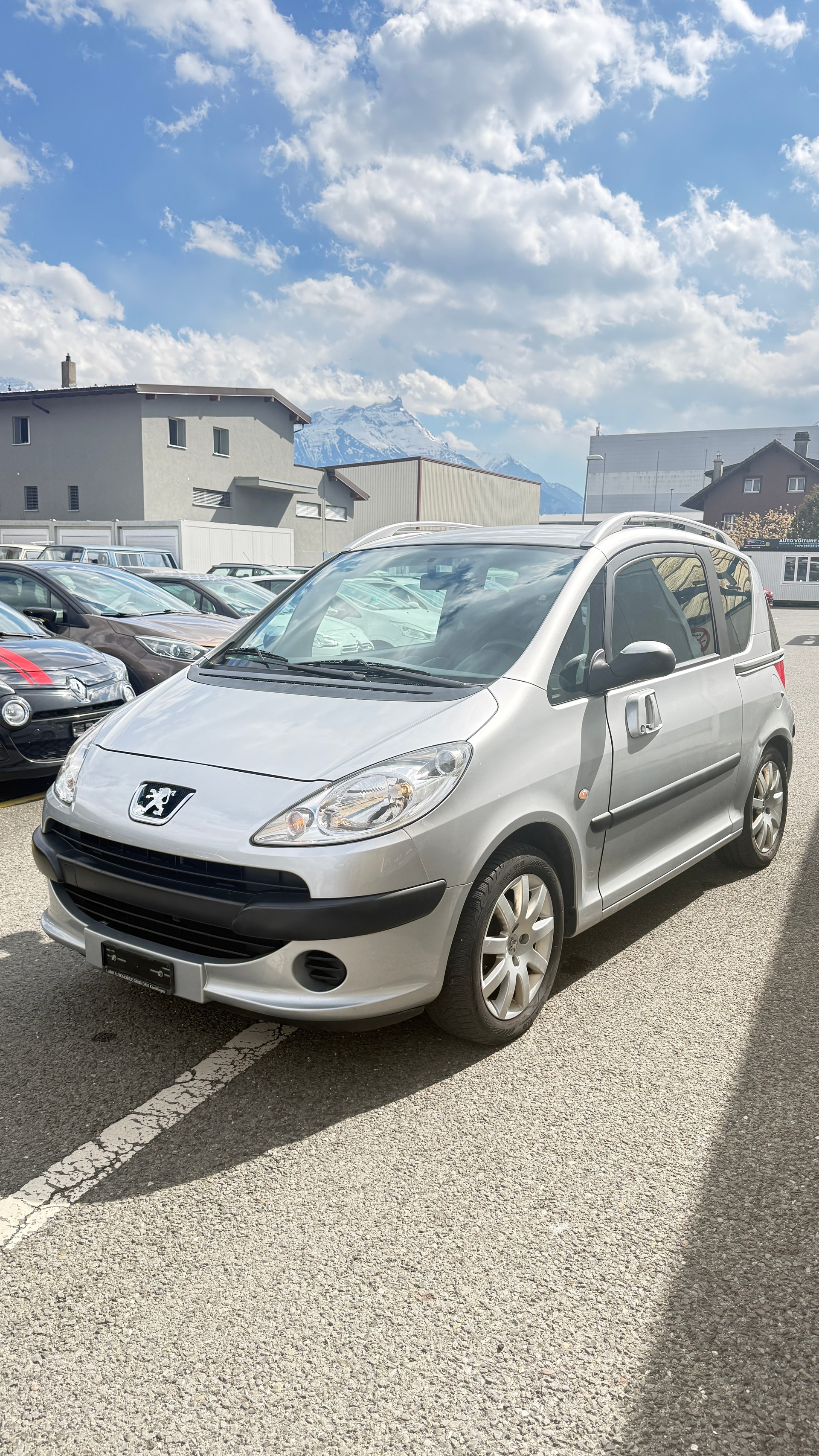 PEUGEOT 1007 1.4 Urban-image-3