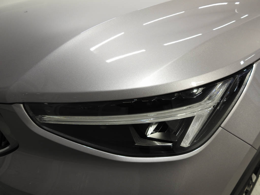 VOLVO XC40 2.0 B3 MH Core-image-13