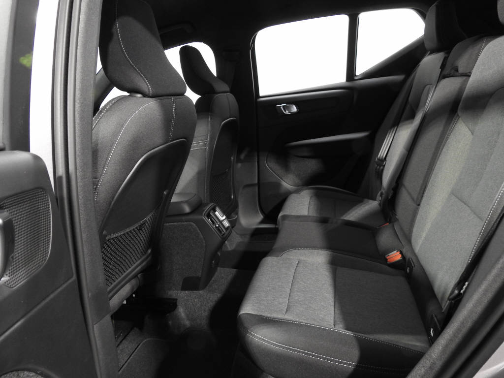 VOLVO XC40 2.0 B3 MH Core-image-12