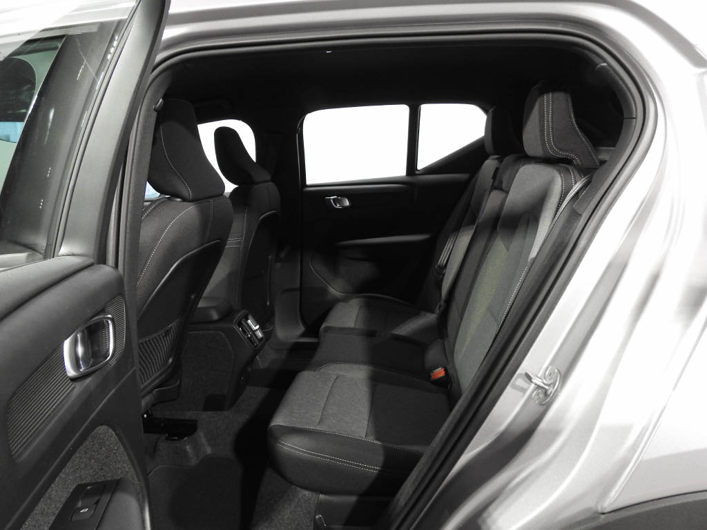 VOLVO XC40 2.0 B3 MH Core-image-11