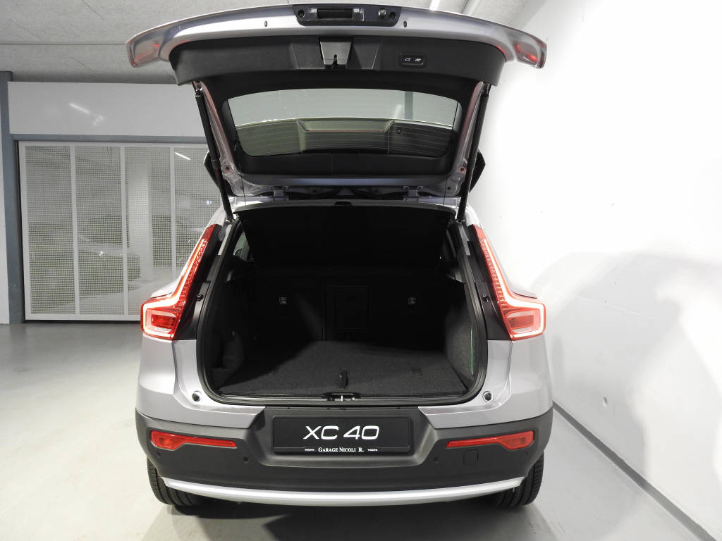 VOLVO XC40 2.0 B3 MH Core-image-5